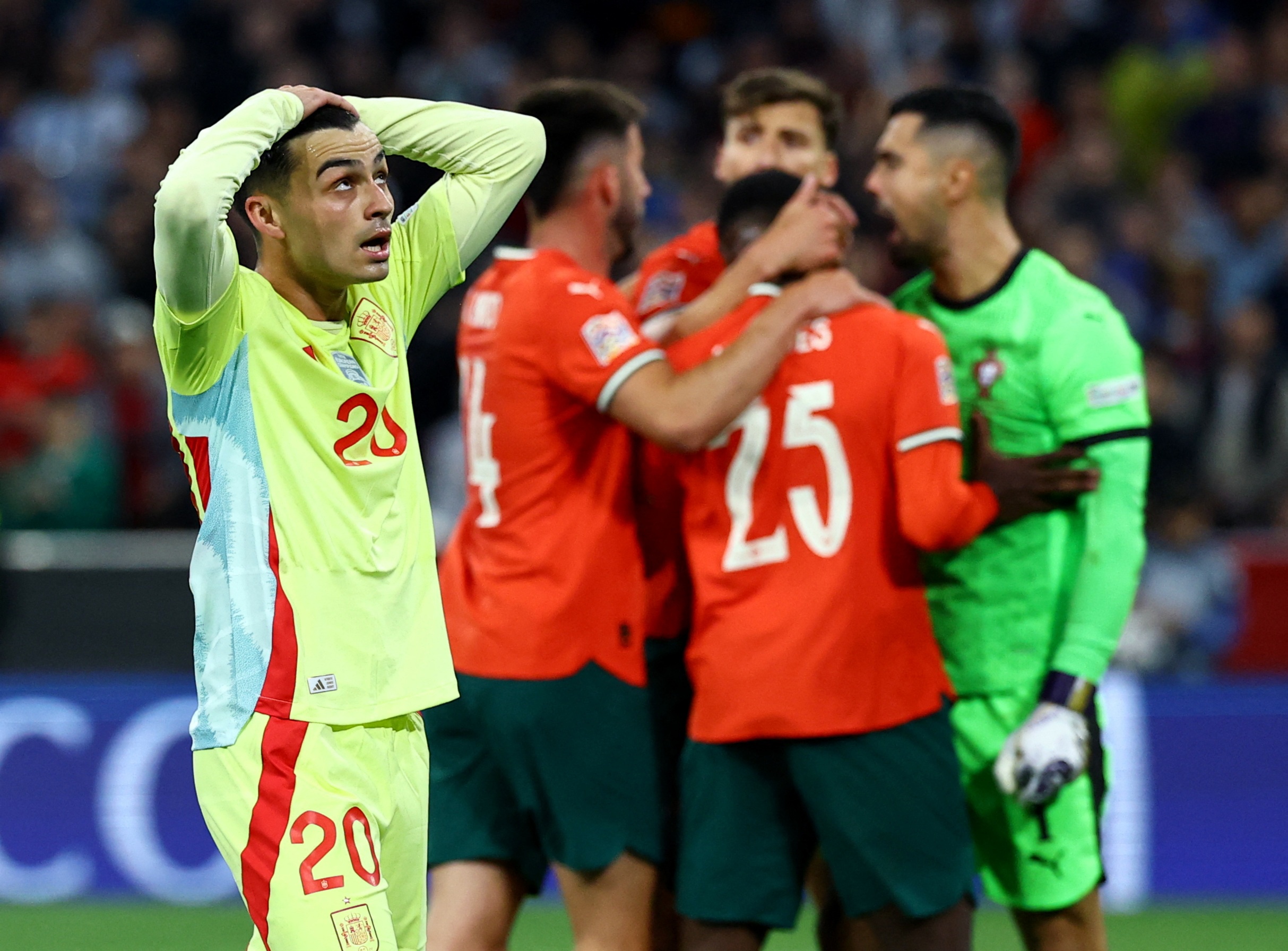 Tay Ban Nha dang sai voi Pedri hinh anh