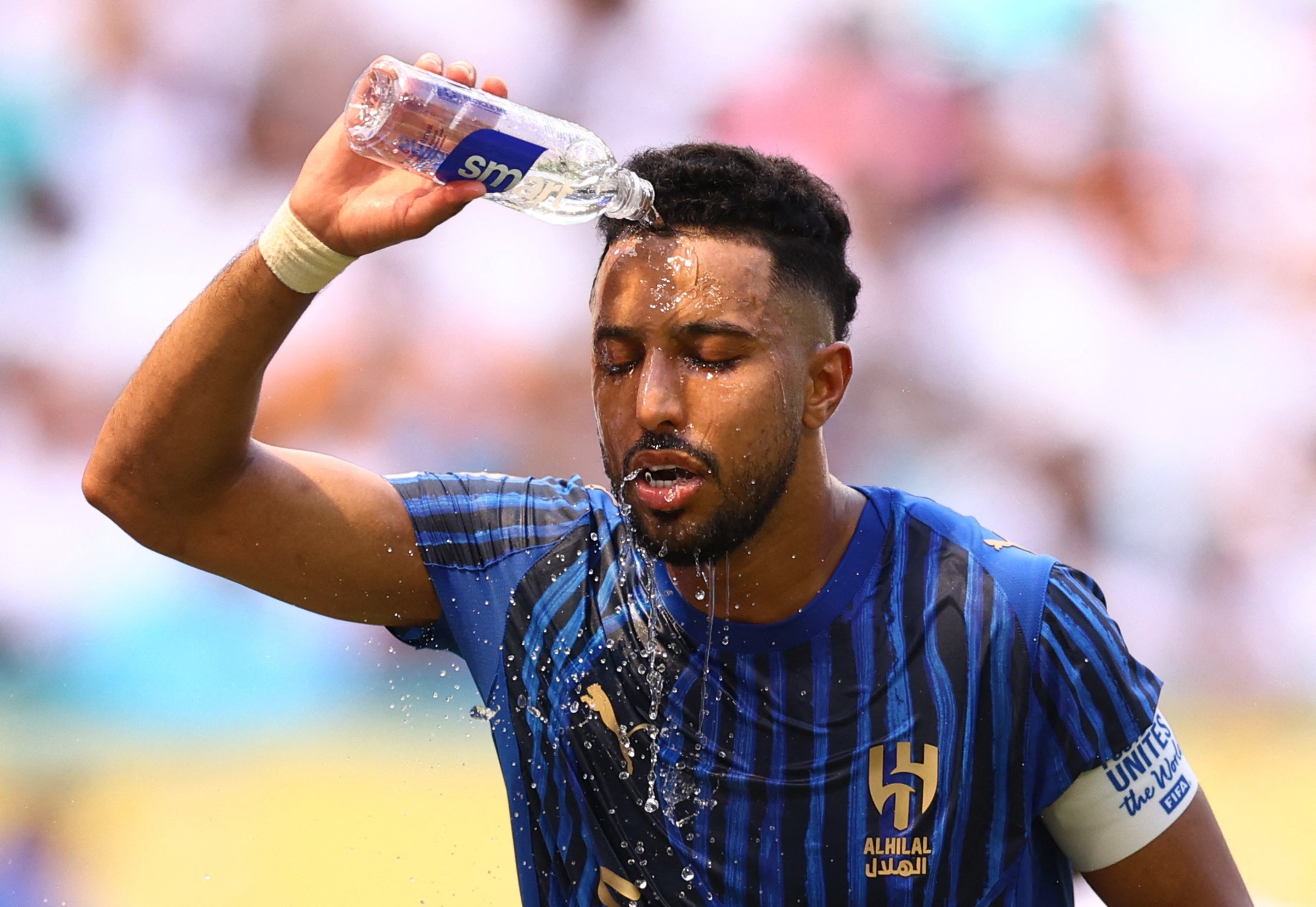 Tuyen Saudi Arabia tra gia vi thieu tien dao noi hinh anh