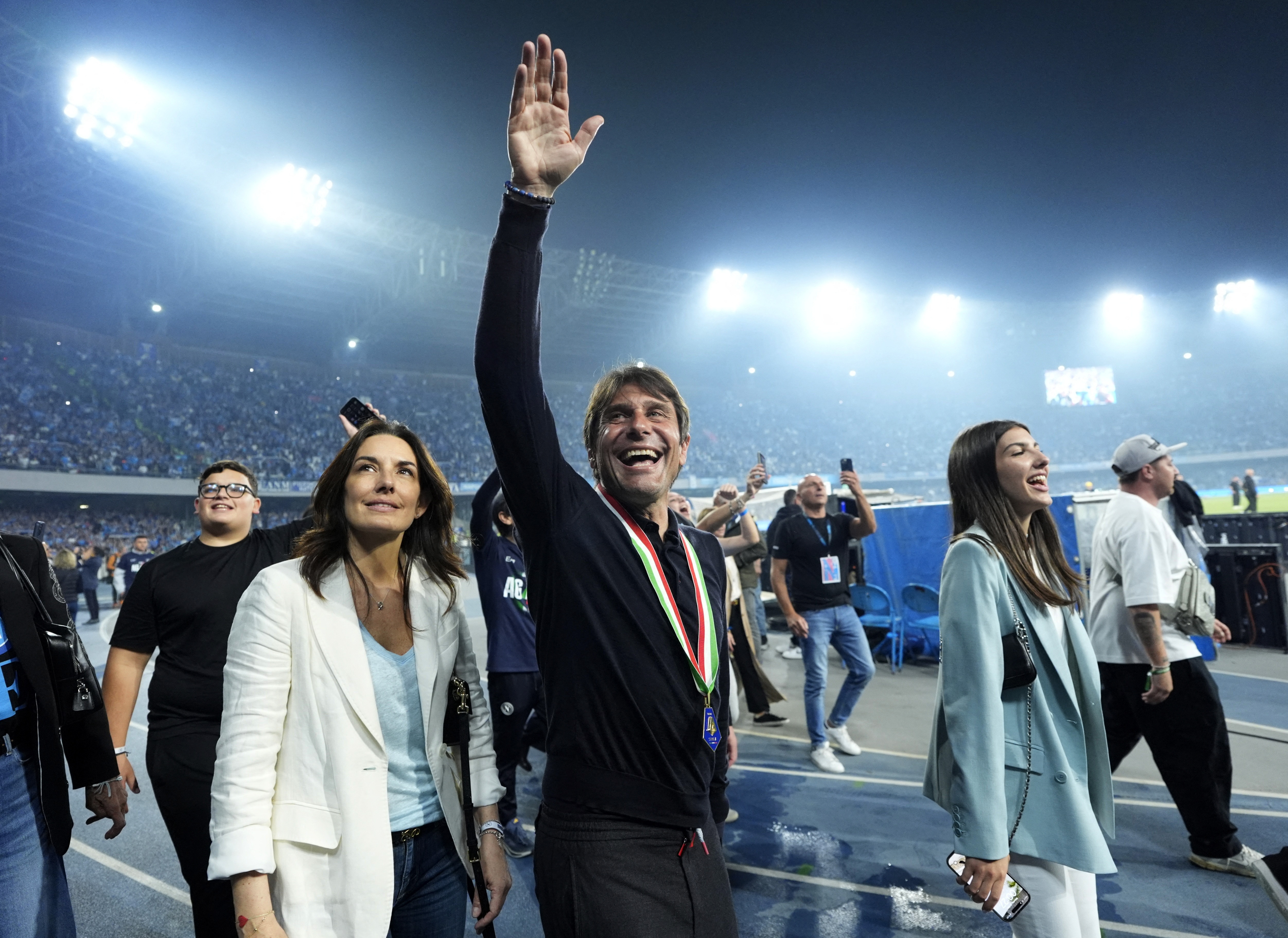 Chuyen gi dang xay ra voi Napoli hinh anh