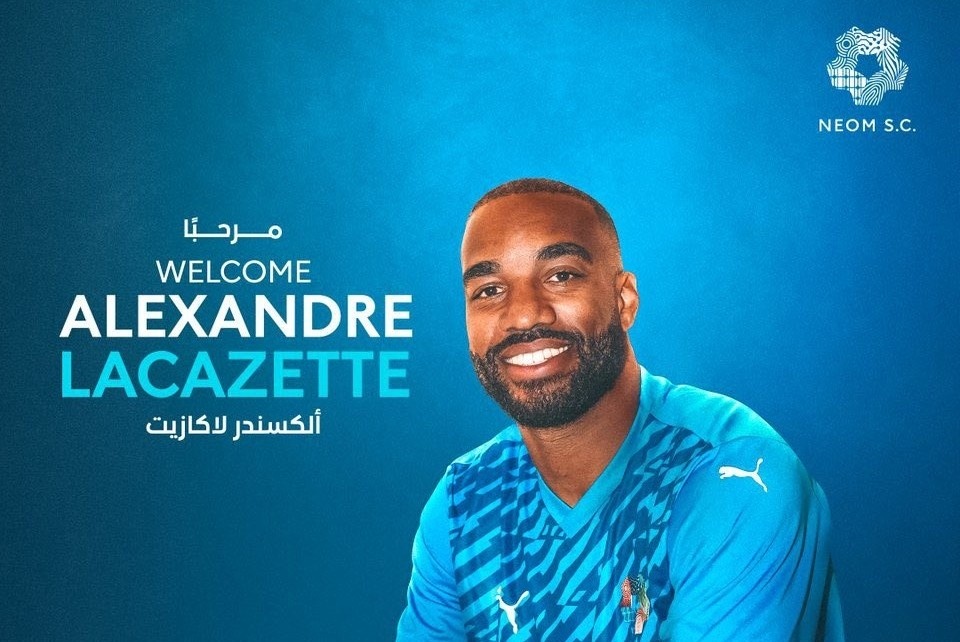 Doi bong moi noi Saudi Arabia mua sam dien cuong hinh anh