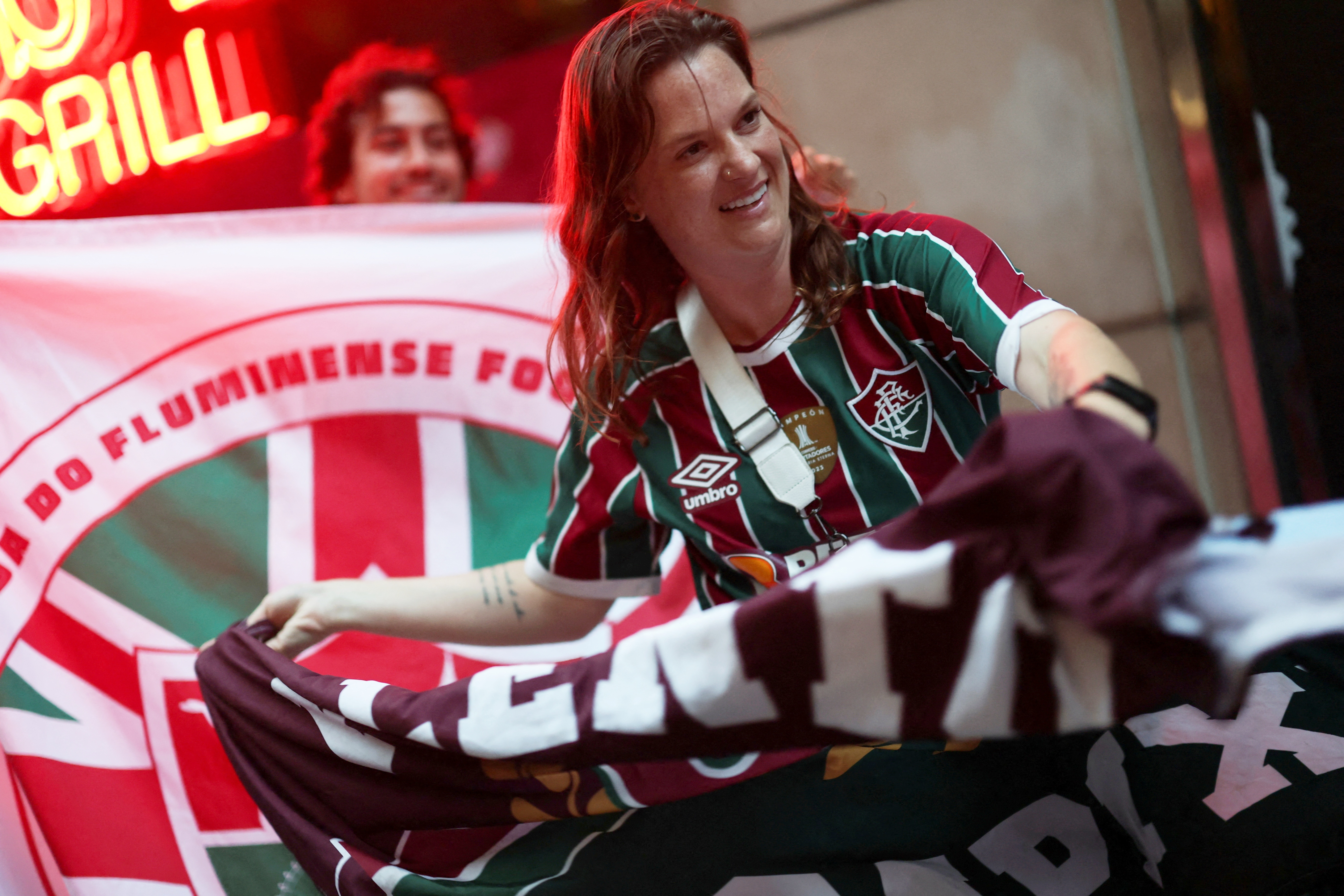 Fluminense pha tan ao tuong chau Au hinh anh