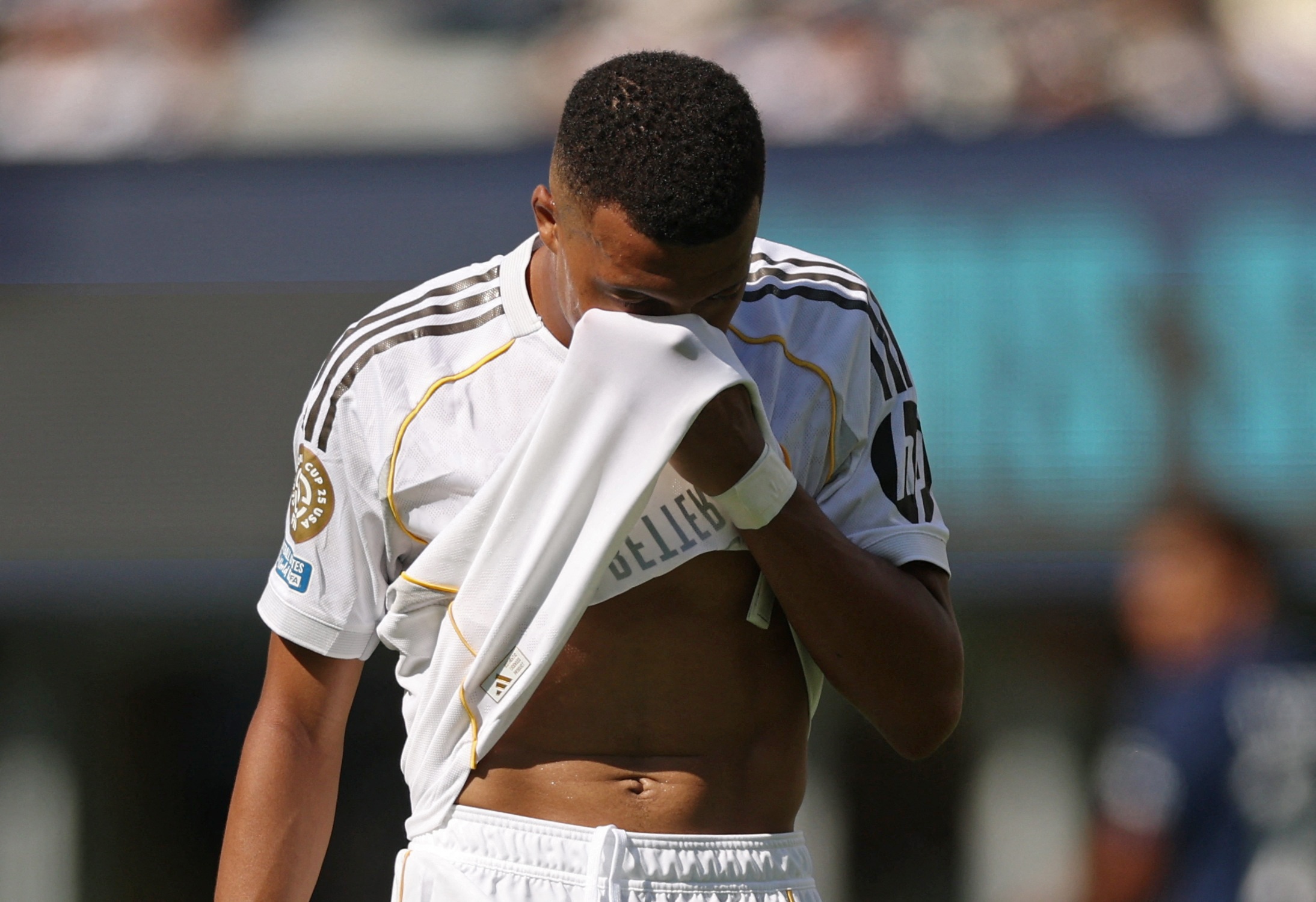 Real Madrid chon sai nguoi Phap? hinh anh