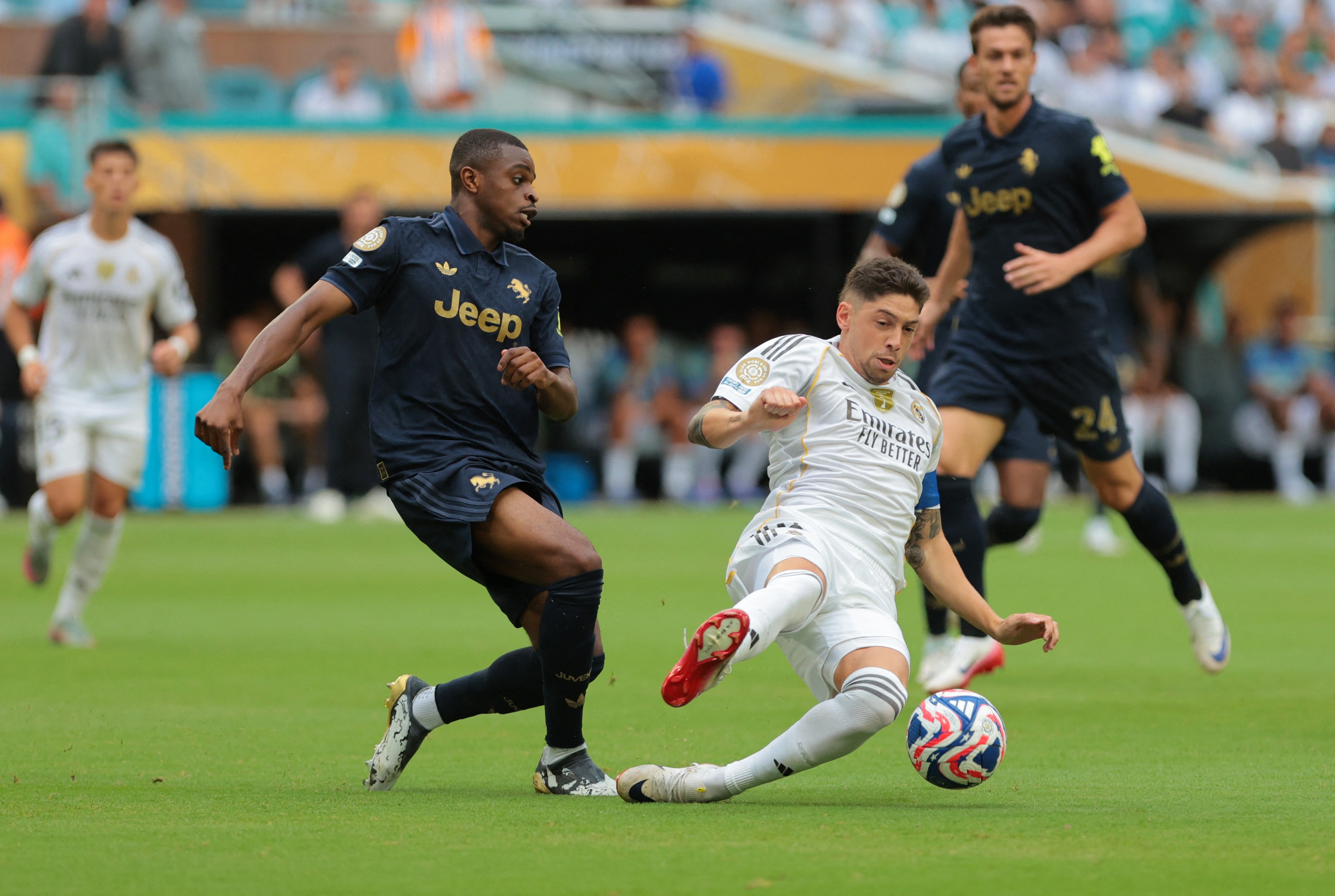 Muon mua, Real Madrid phai ban hinh anh