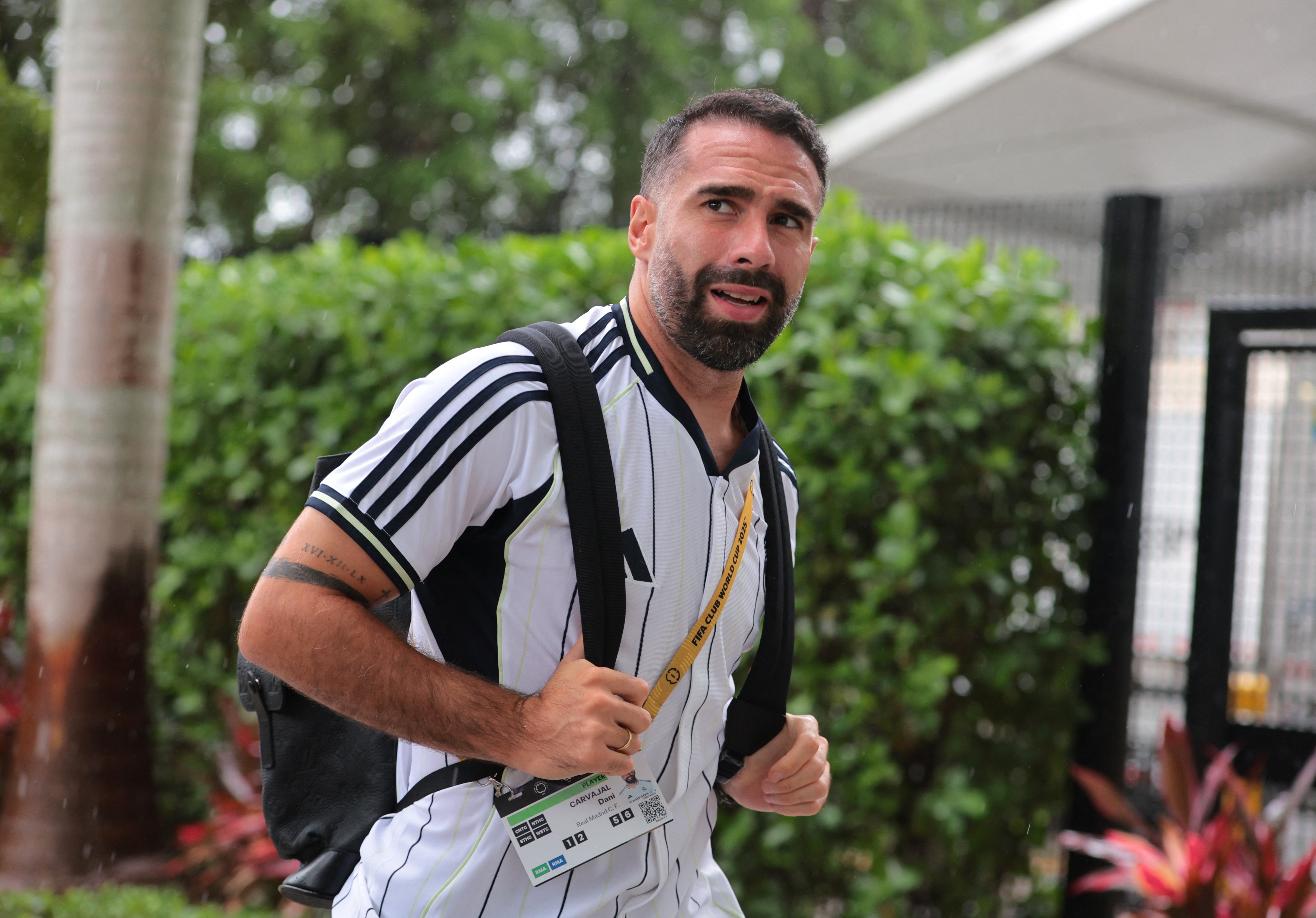 Carvajal chua roi ngai, Trent buoc phai lat do hinh anh