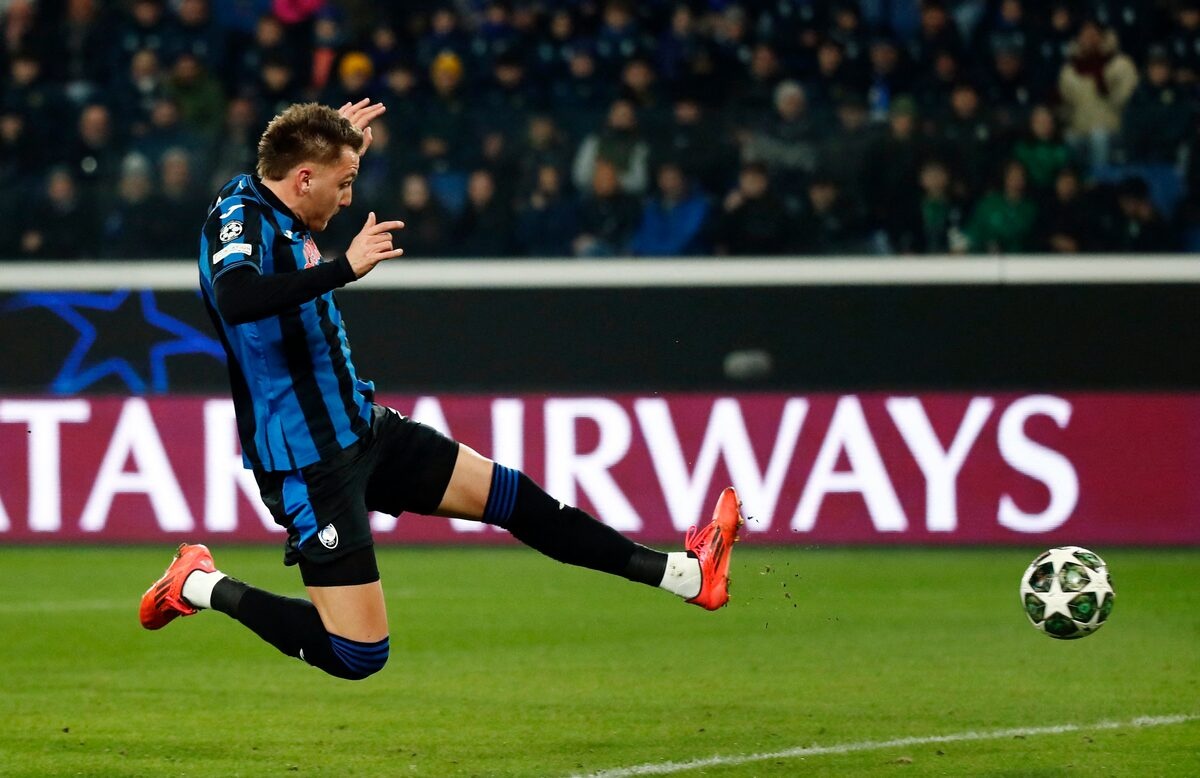 Retegui pha ky luc chuyen nhuong bong da Italy hinh anh