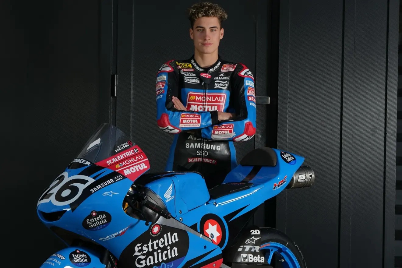 Tay dua tre Tay Ban Nha tu nan trong luc tap luyen hinh anh