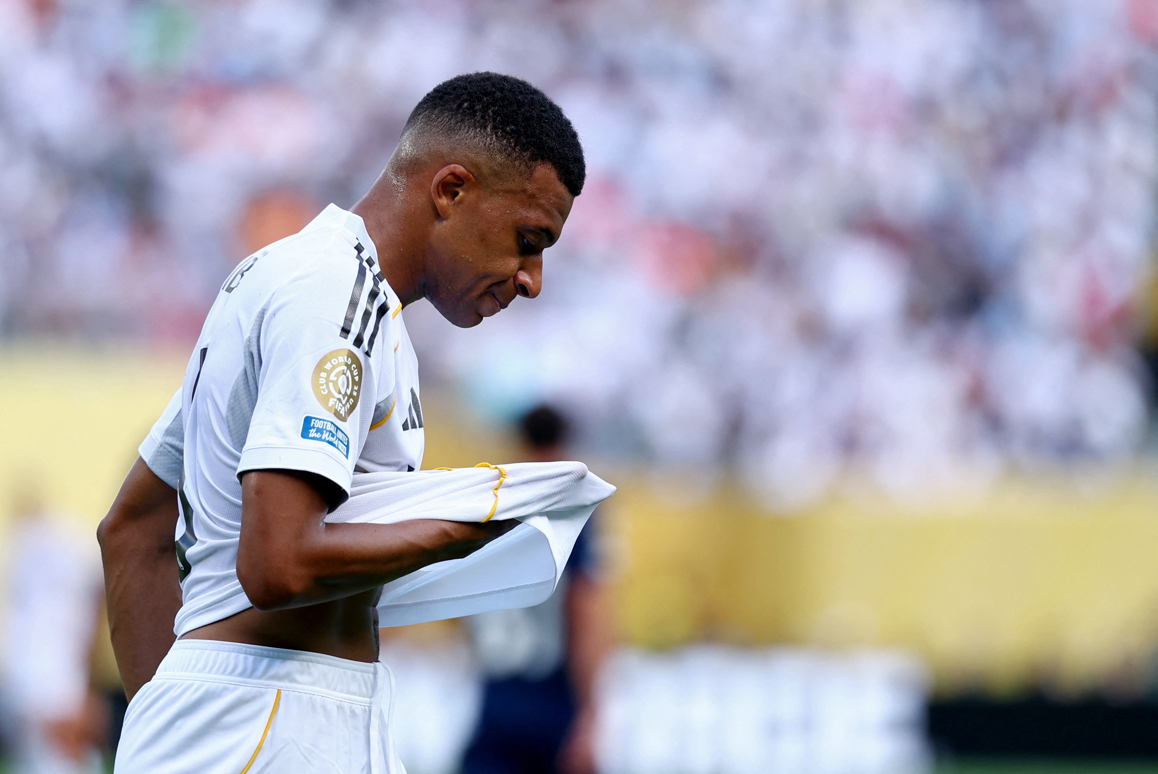 Mbappe thach thuc Ronaldo hinh anh