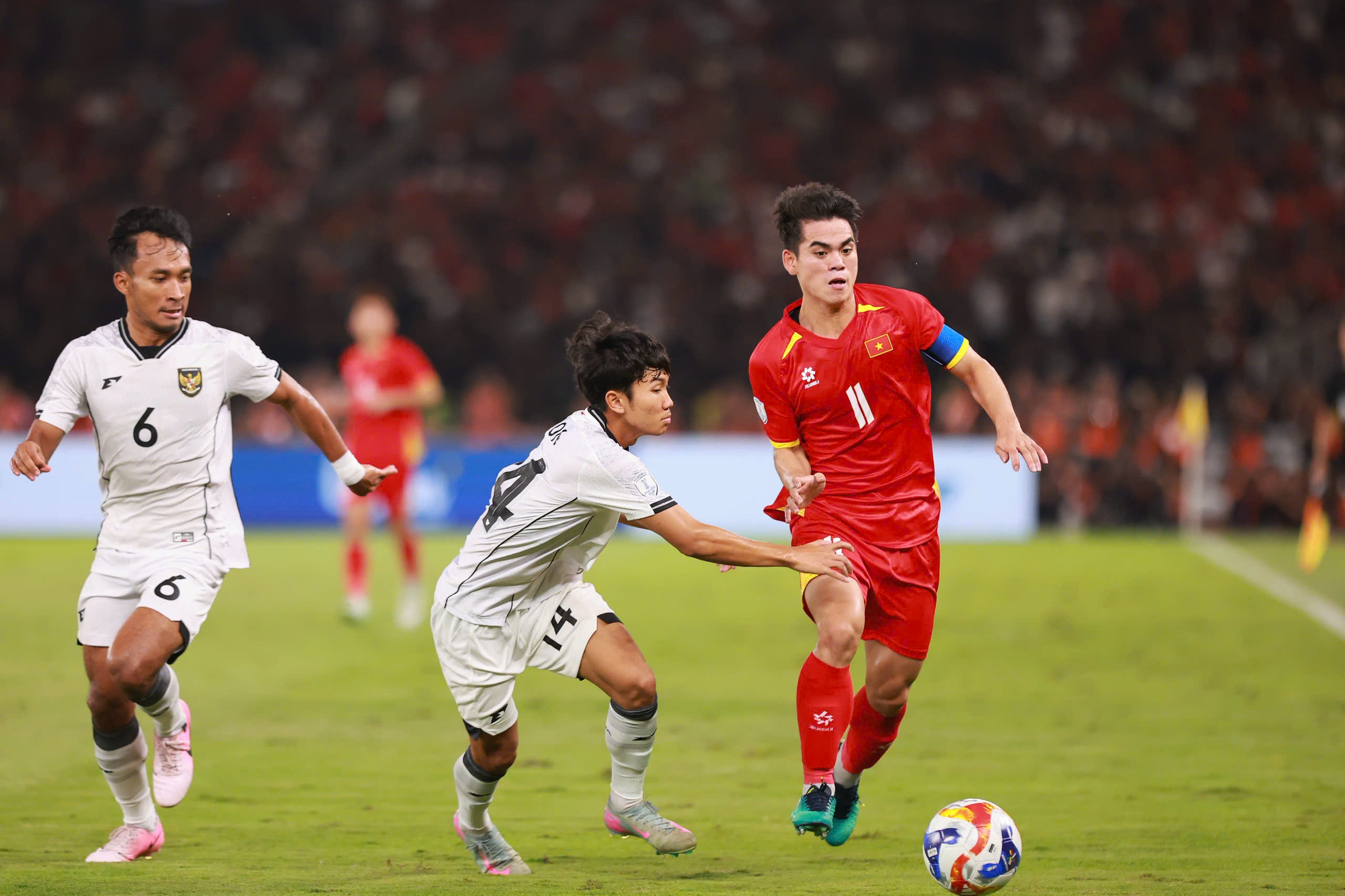 Bong da Indonesia dinh loi nguyen 38 nam hinh anh