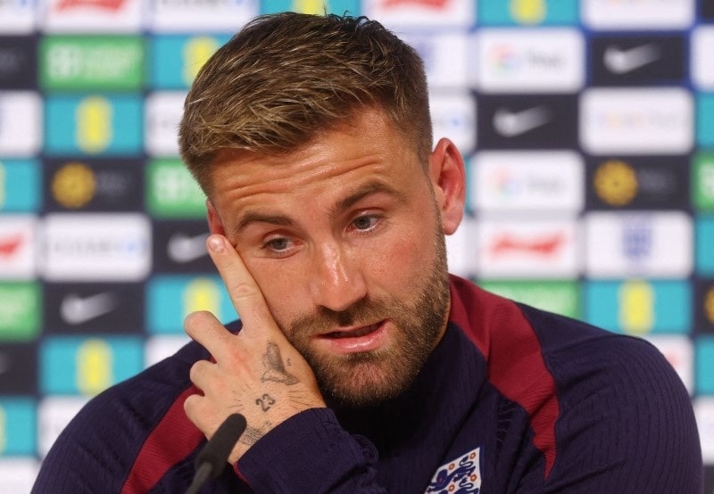 Shaw: 'Bau khong khi o MU qua doc hai' hinh anh