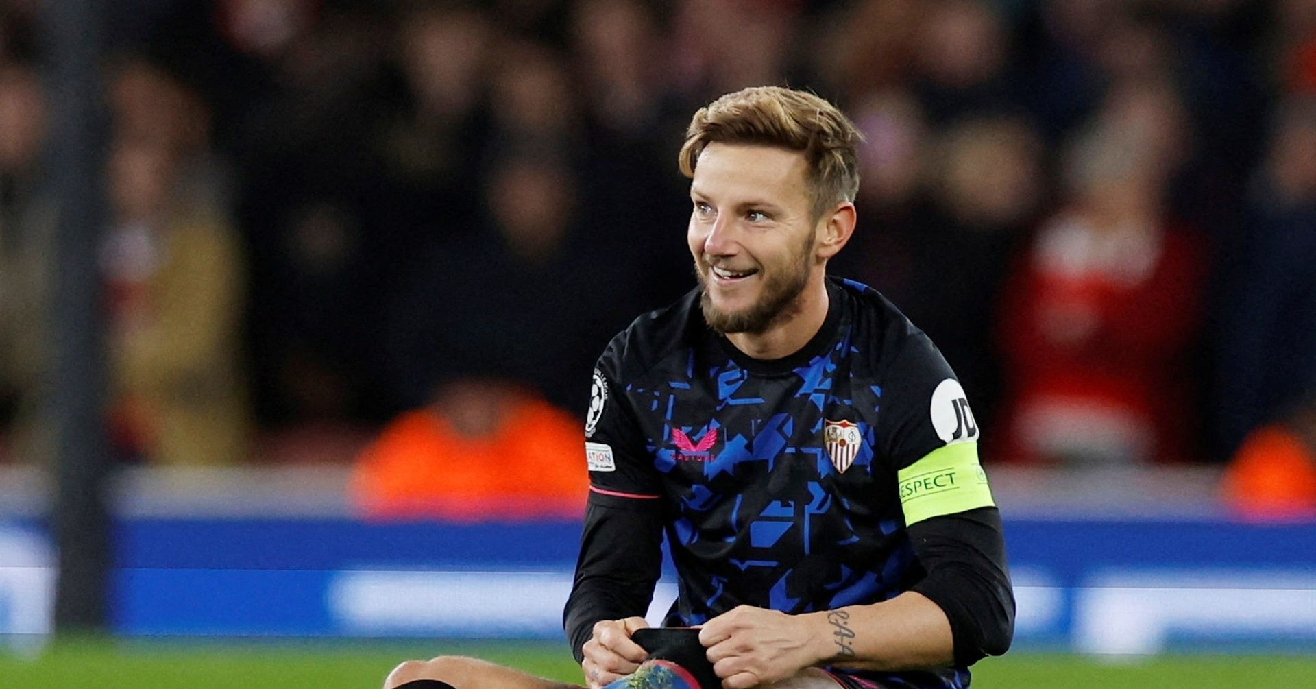 Rakitic choc gian Juventus hinh anh