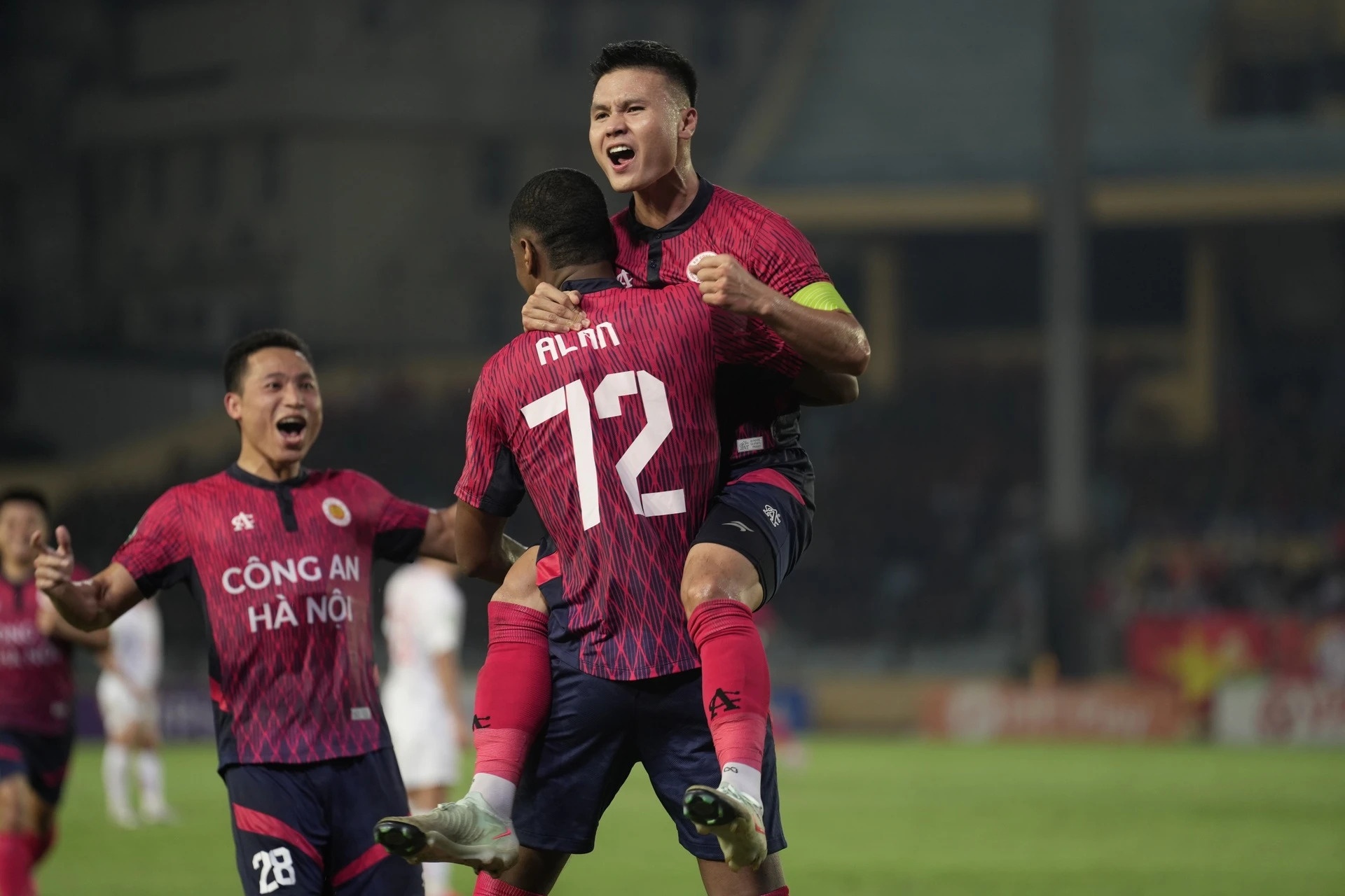 V.League 2025/26 - ngai vang van la cuoc choi cua 'ong lon' hinh anh