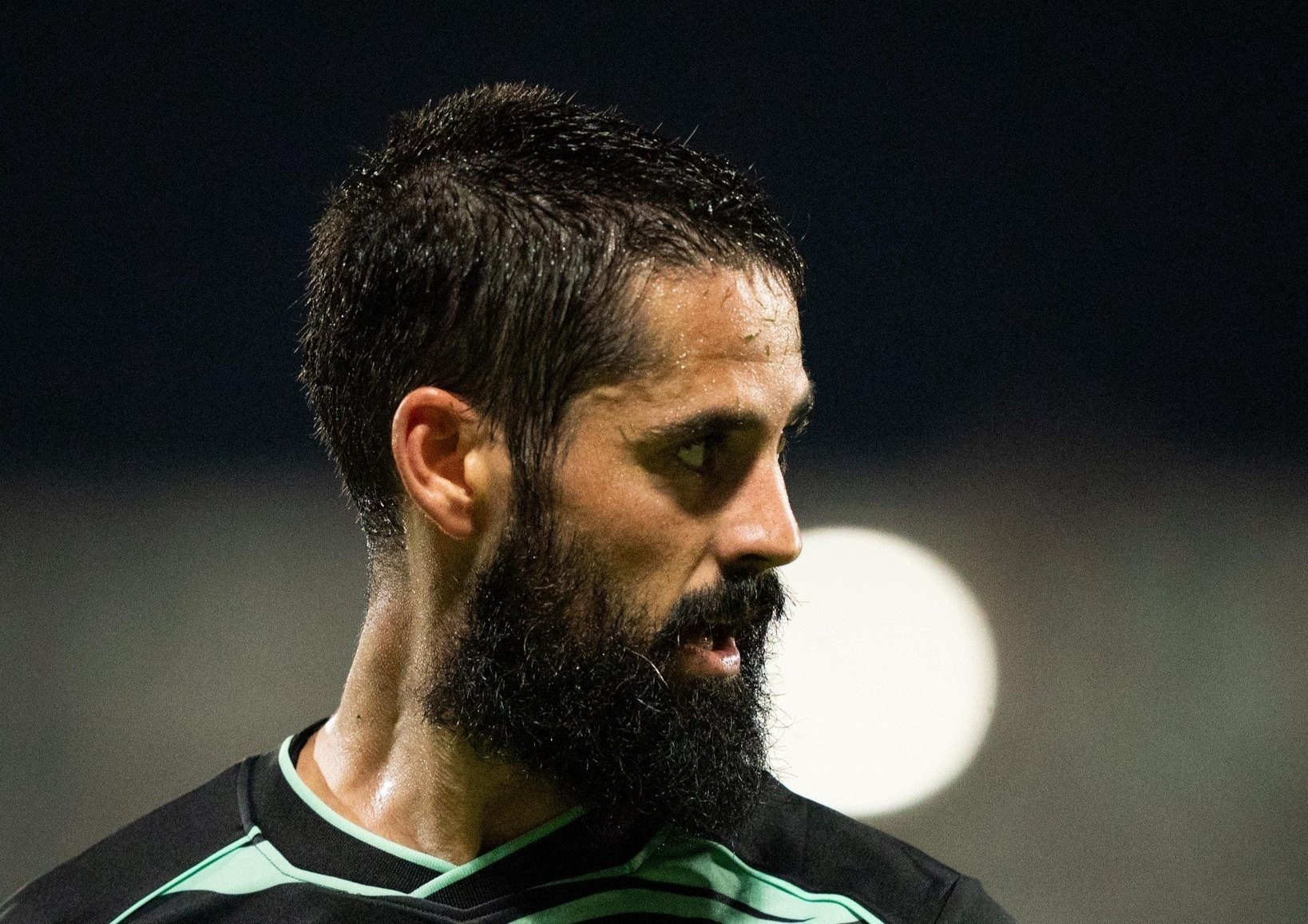 Isco khien Betis lo sot vo sau tran giao huu voi Malaga hinh anh