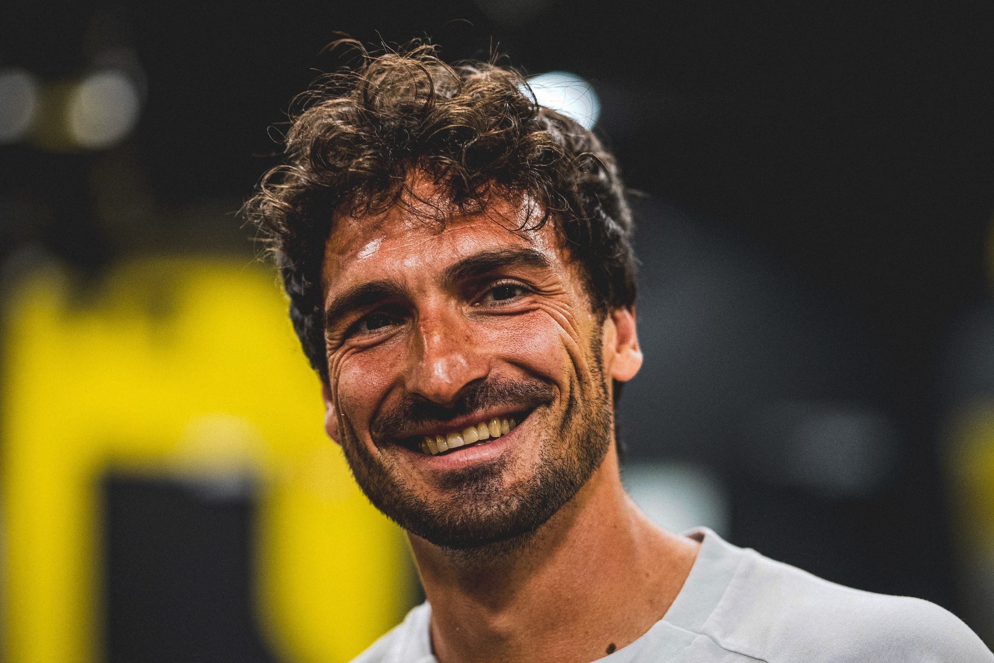 Dortmund tien Hummels bang 'vu dieu cuoi' hinh anh