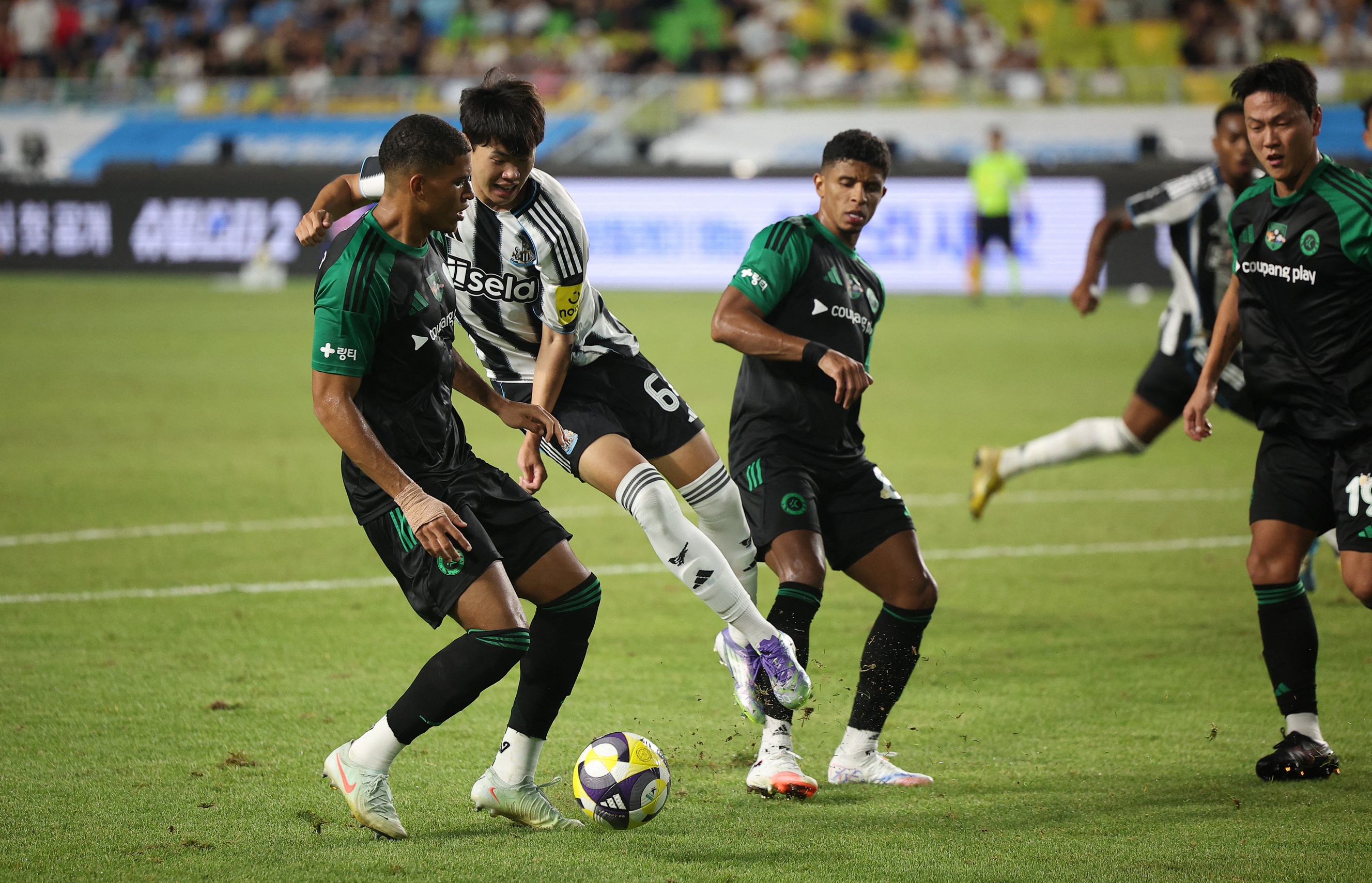 Newcastle tim ra 'Son Heung-min moi'? hinh anh