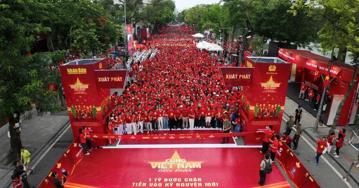 Hon 1 trieu nguoi cung di bo vi mot Viet Nam doan ket, hung cuong tien vao ky nguyen moi hinh anh