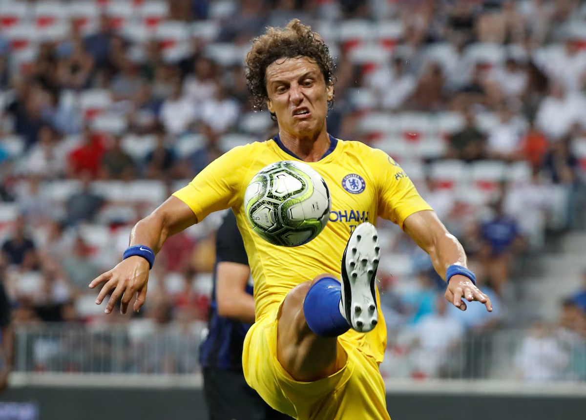 Ro tin nhan ga tinh tay ba, David Luiz phan bac cao buoc hinh anh