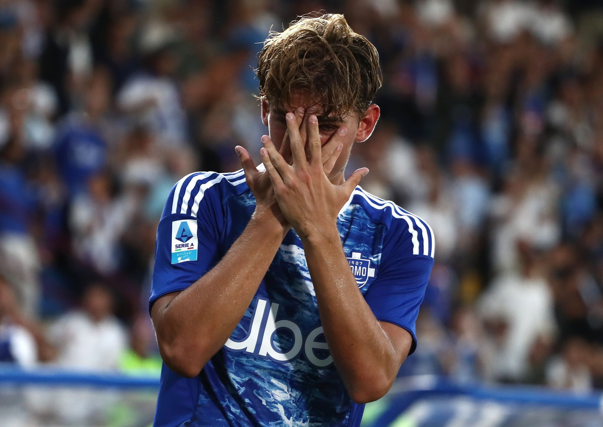 Fabregas da dung ve Nico Paz hinh anh