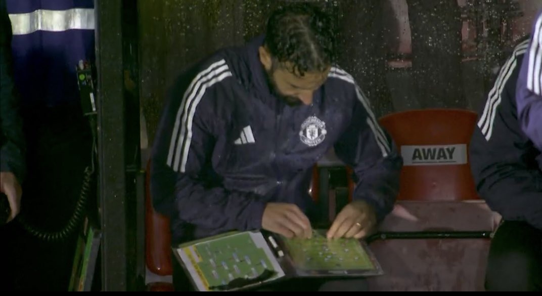 Amorim khong dam nhin MU da luan luu hinh anh