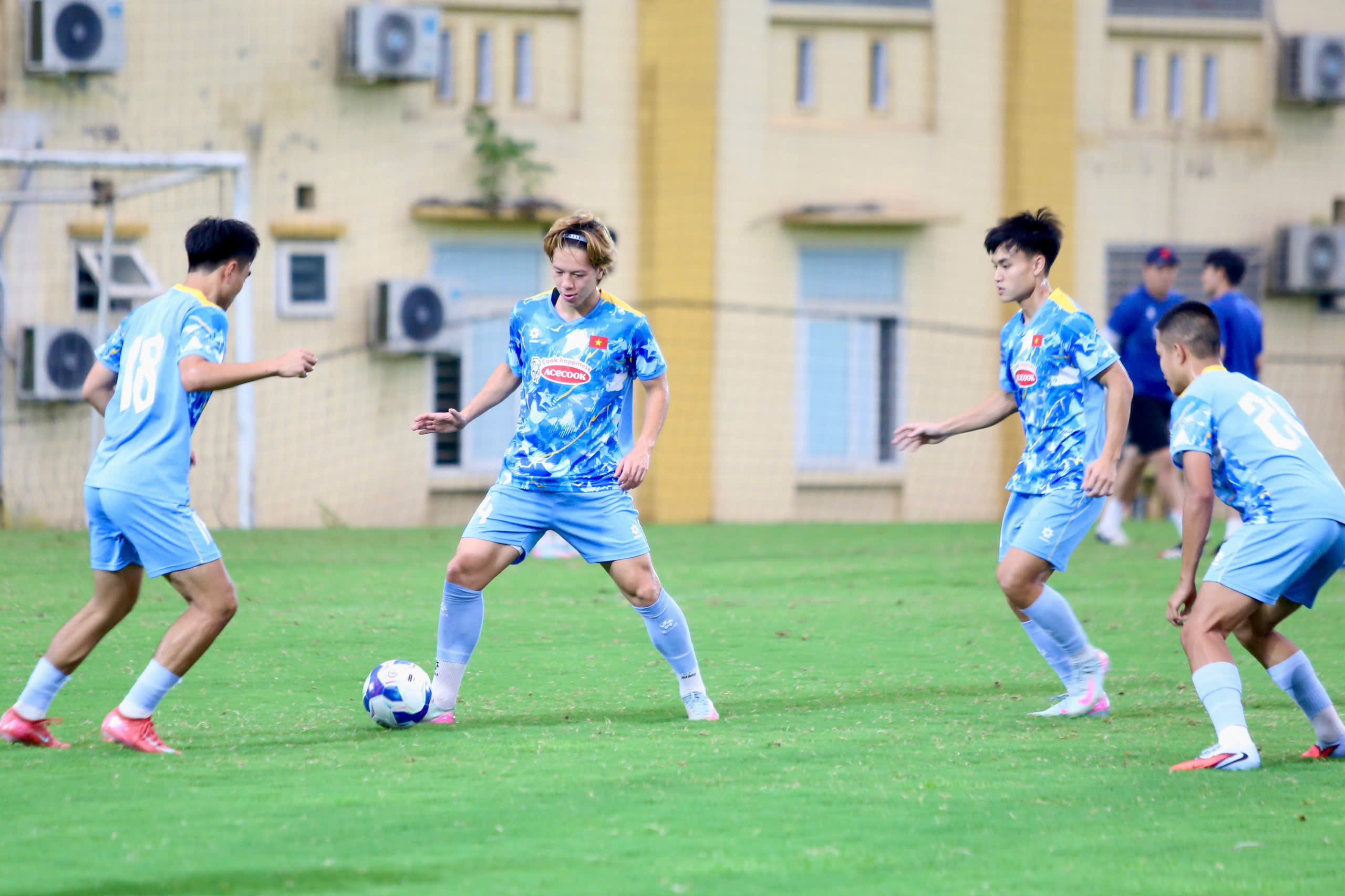 Ve trong tam tay U23 Viet Nam hinh anh