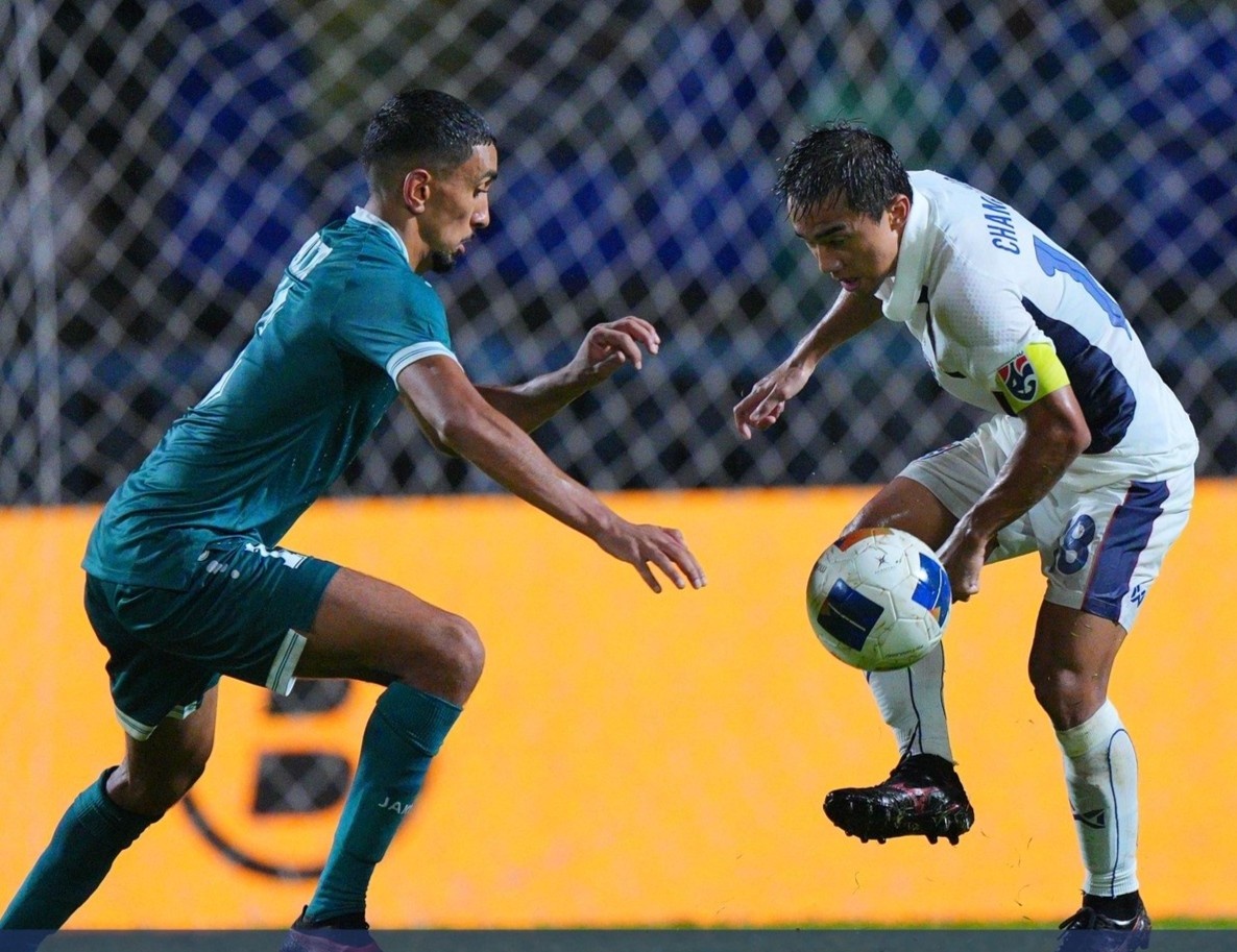 Tuyen Thai Lan guc nga truoc Iraq hinh anh