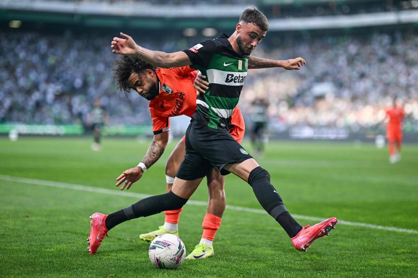 HLV Amorim muon chieu mo hoc tro cu hinh anh