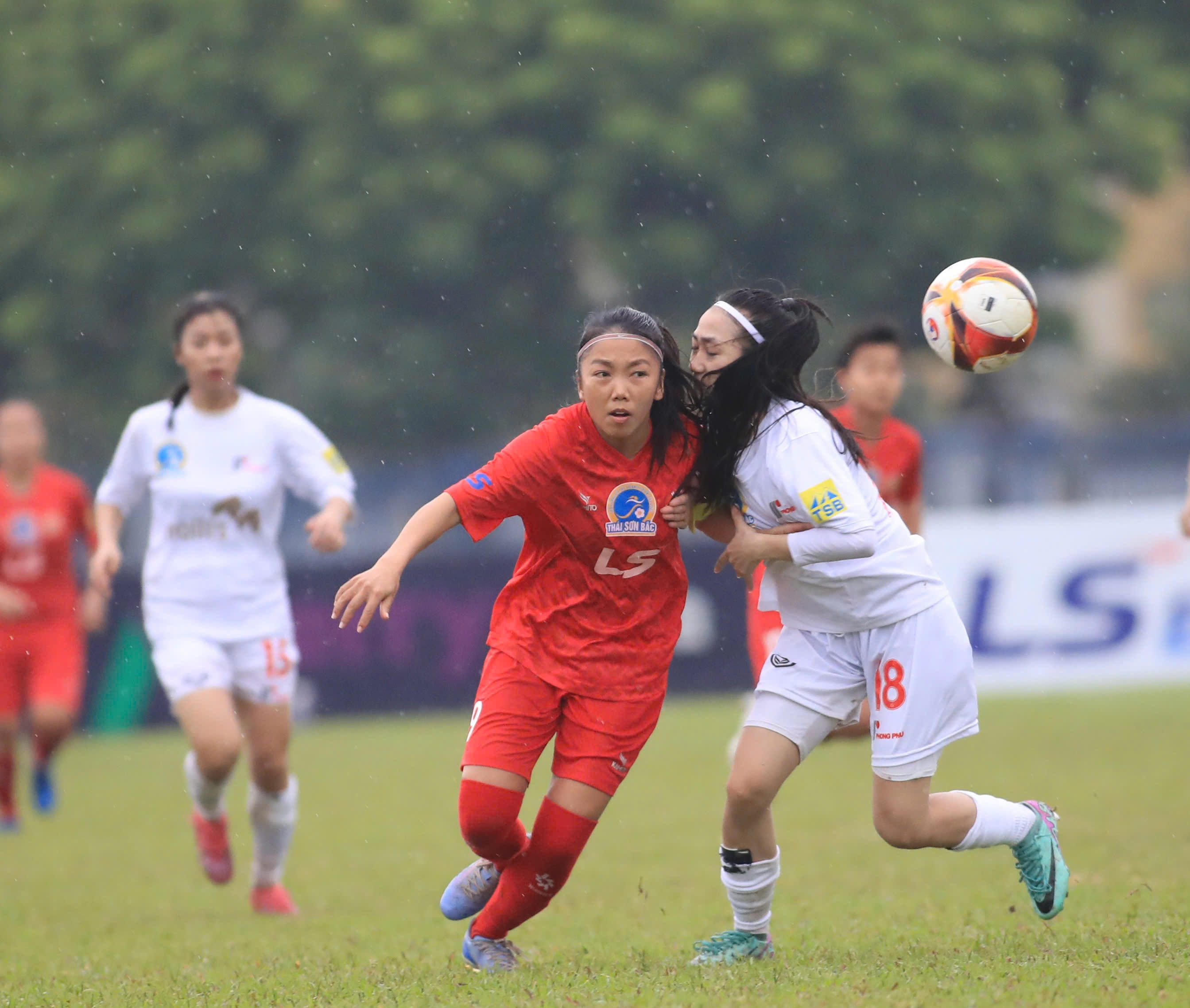 Huynh Nhu toa sang, TP.HCM I giu vung ngoi dau hinh anh