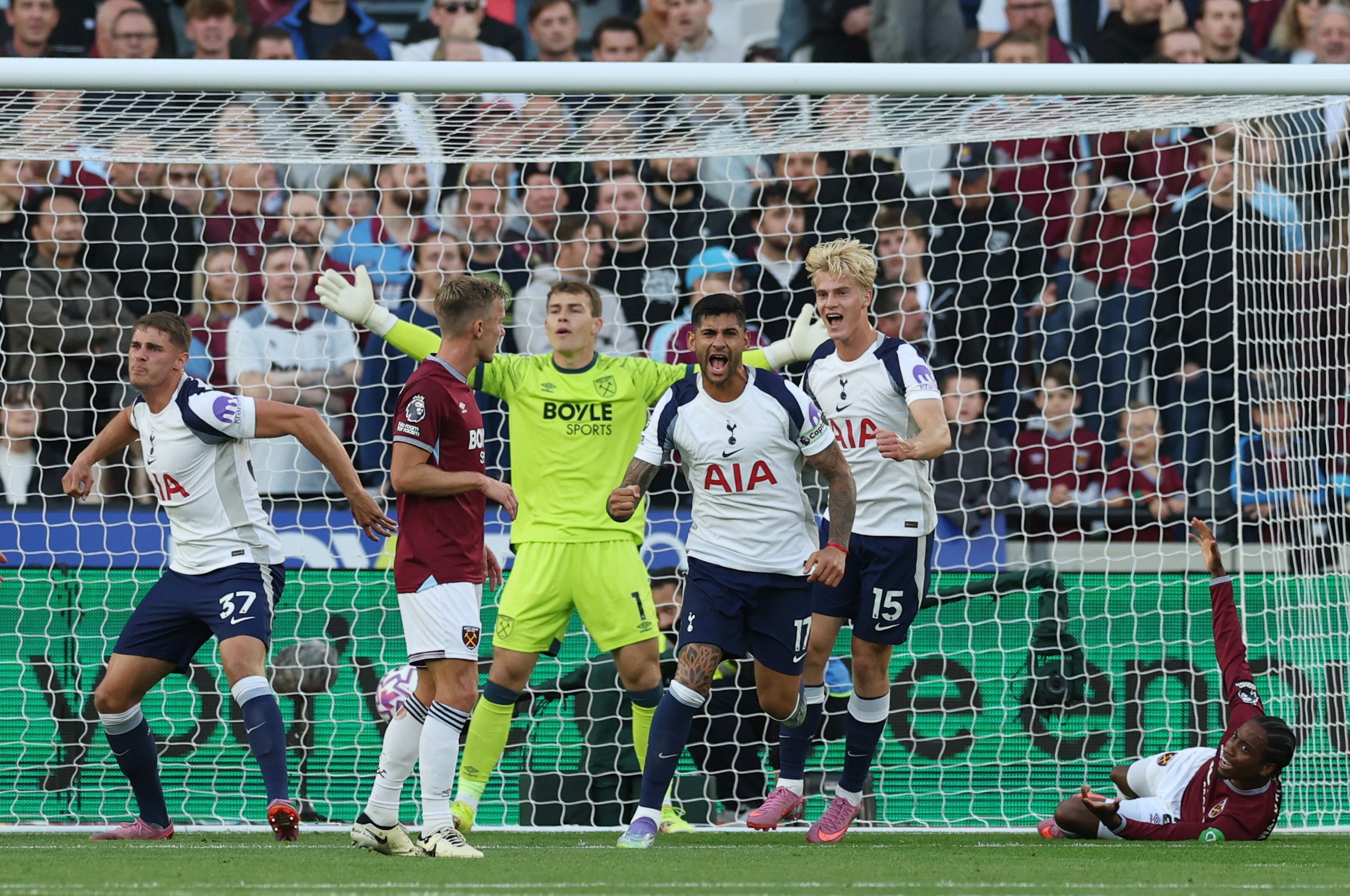 Tham hoa trong tai o Premier League hinh anh