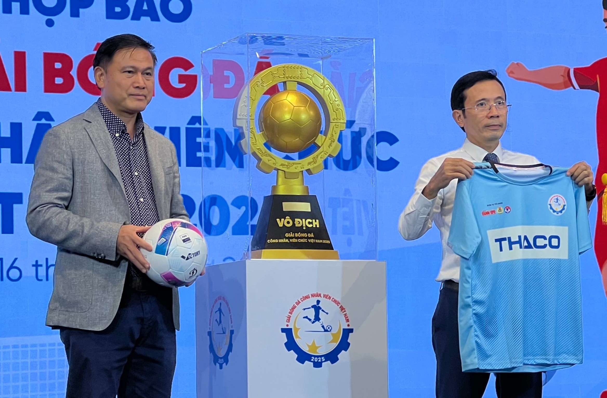 200 trieu cho ngoi vuong giai bong da cong nhan 2025 hinh anh