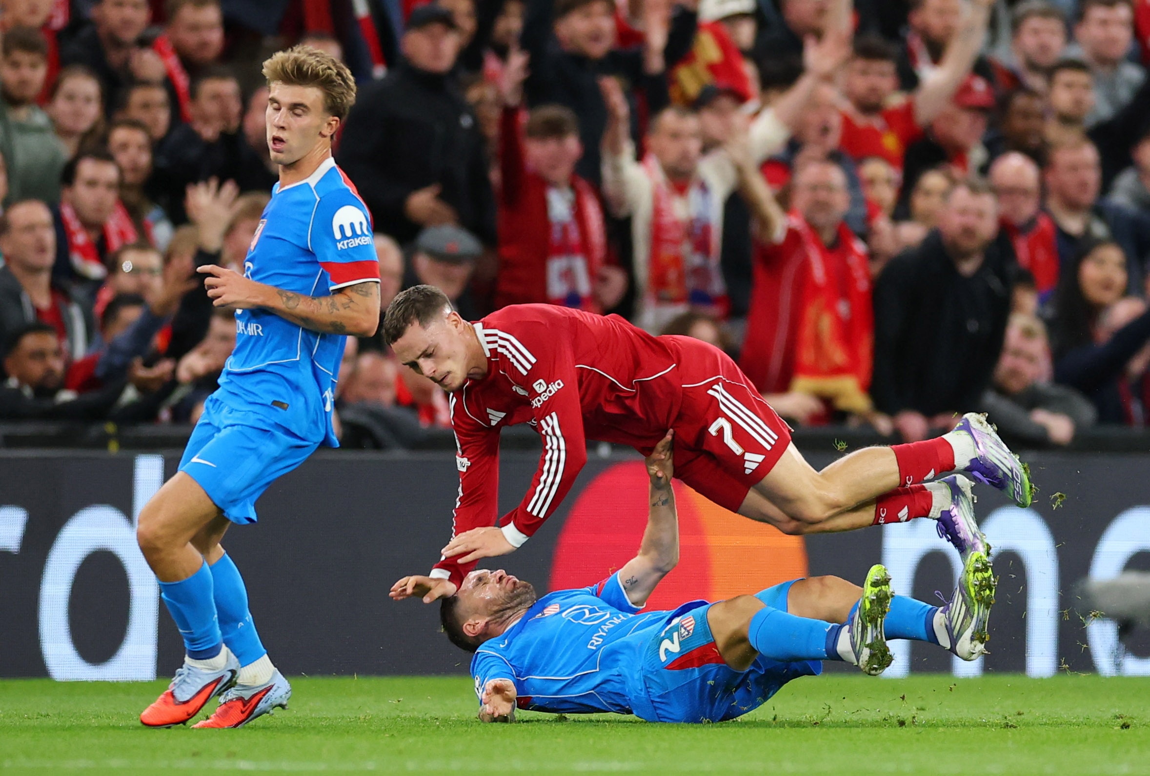 Bong hoai nghi phu kin bom tan 116 trieu bang hinh anh