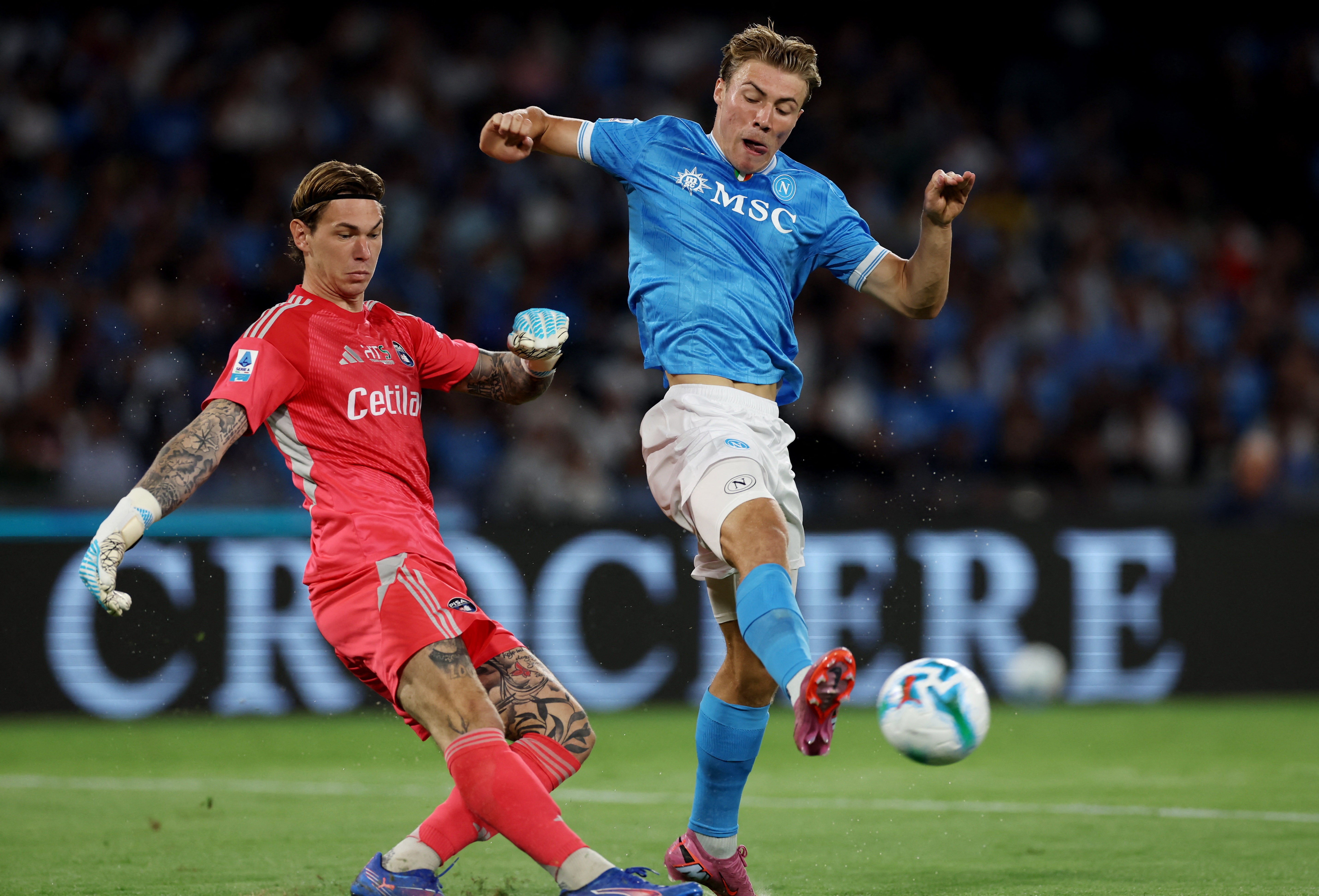 Hojlund tiep tuc gay an tuong hinh anh