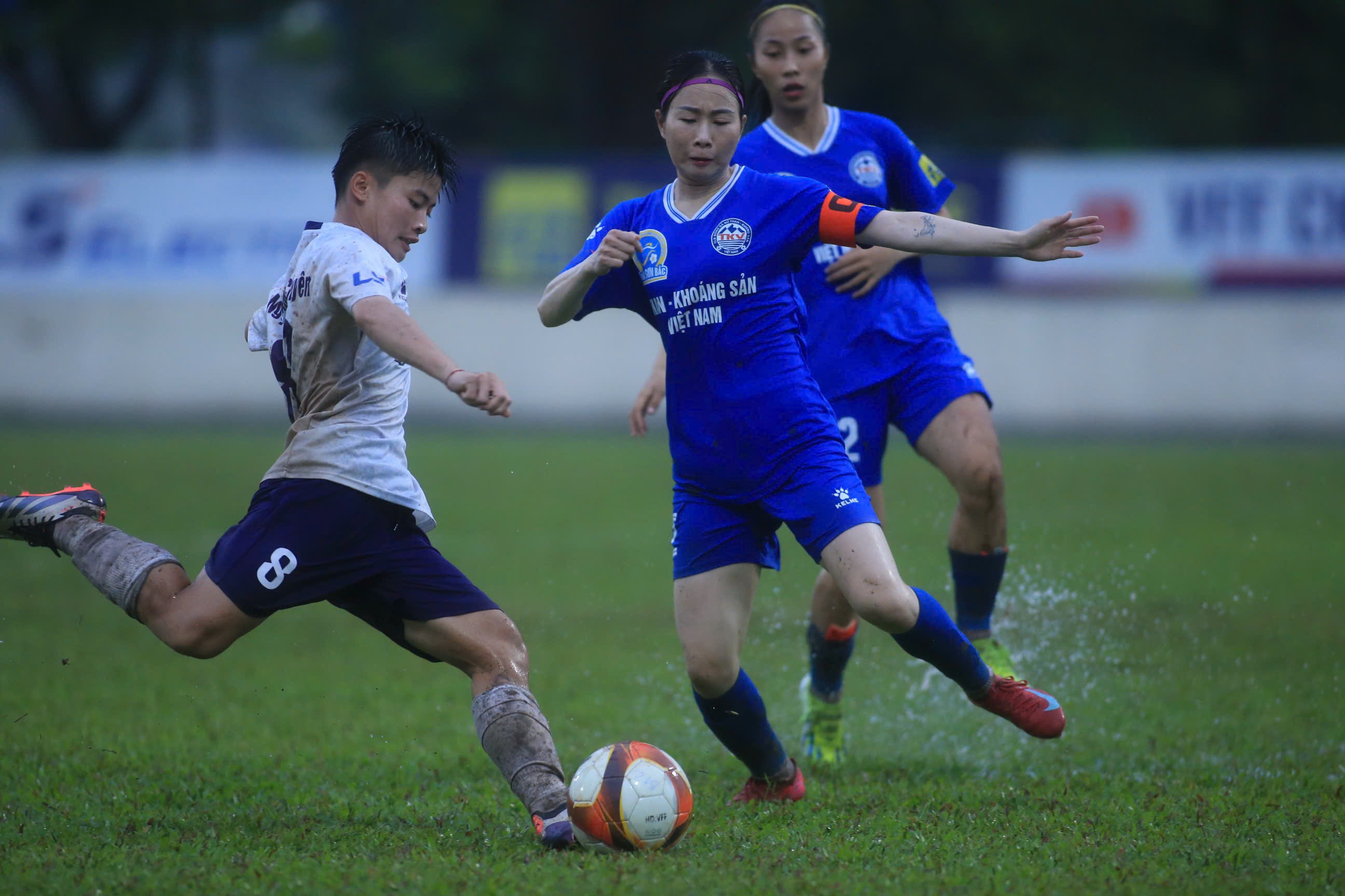 Ha Noi tro lai ngoi dau, Than KSVN but pha hinh anh