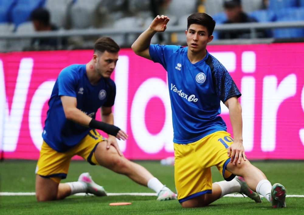 Chelsea da dung voi 'than dong' Kazakhstan hinh anh