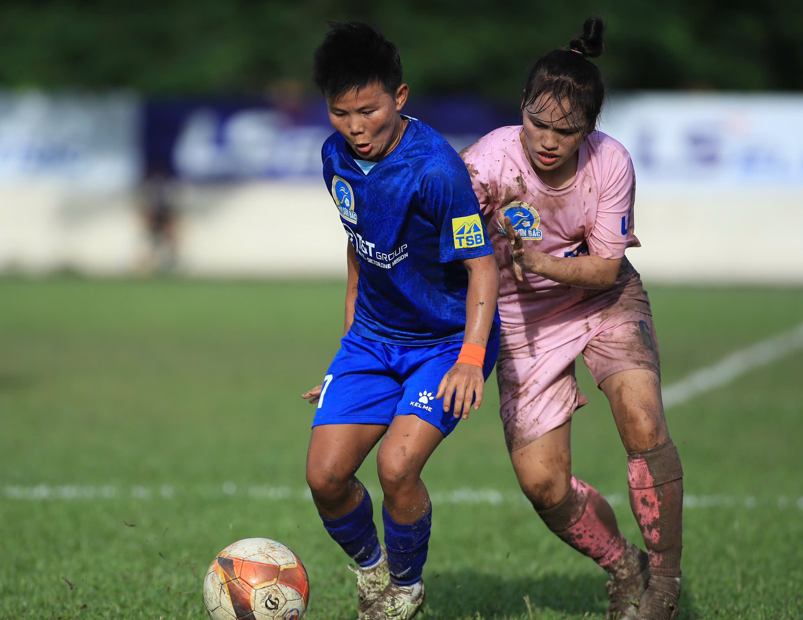 CLB nu Ha Noi mat ngoi dau vao tay TP.HCM hinh anh