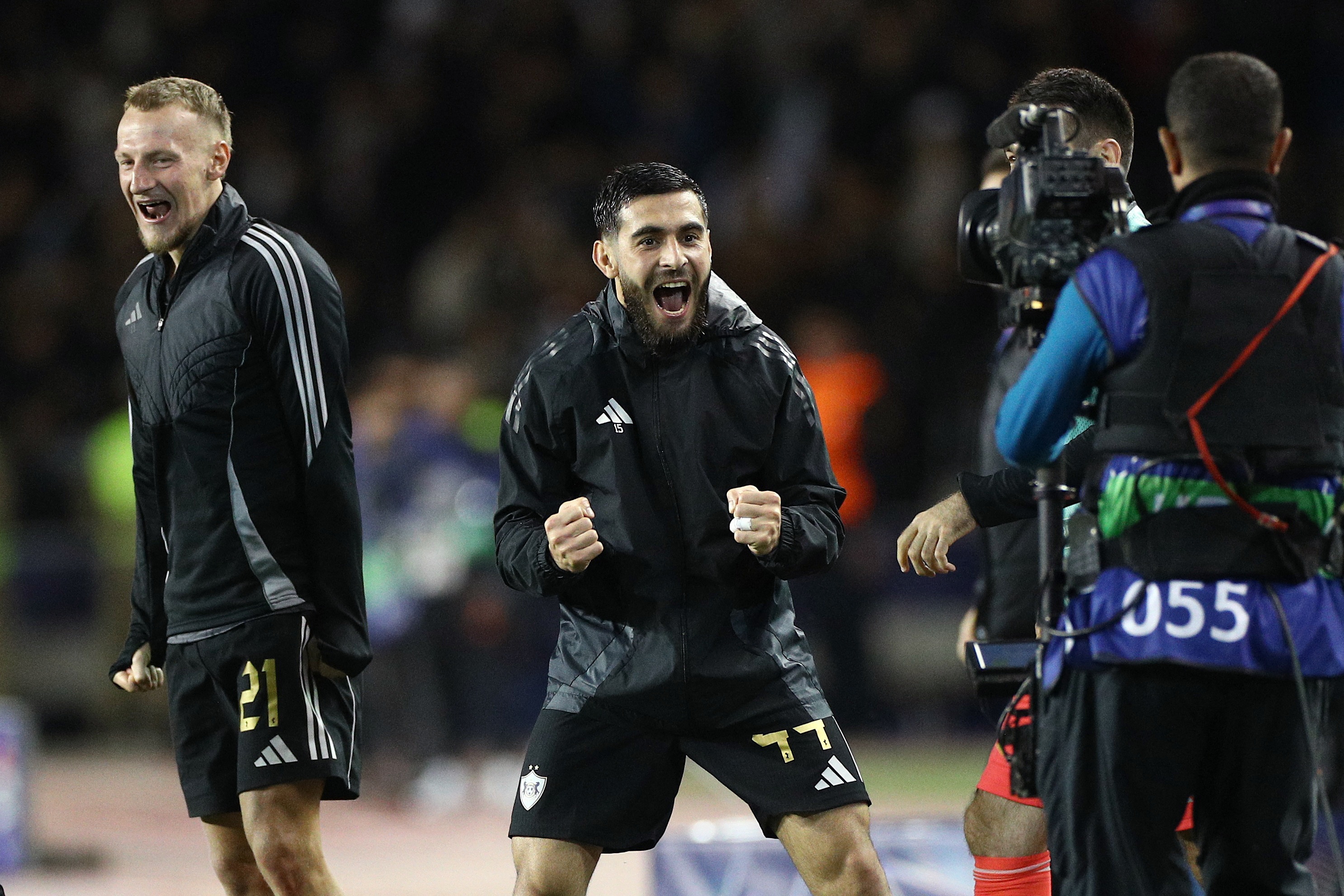 Doi bong ty hon gay soc tai Champions League hinh anh