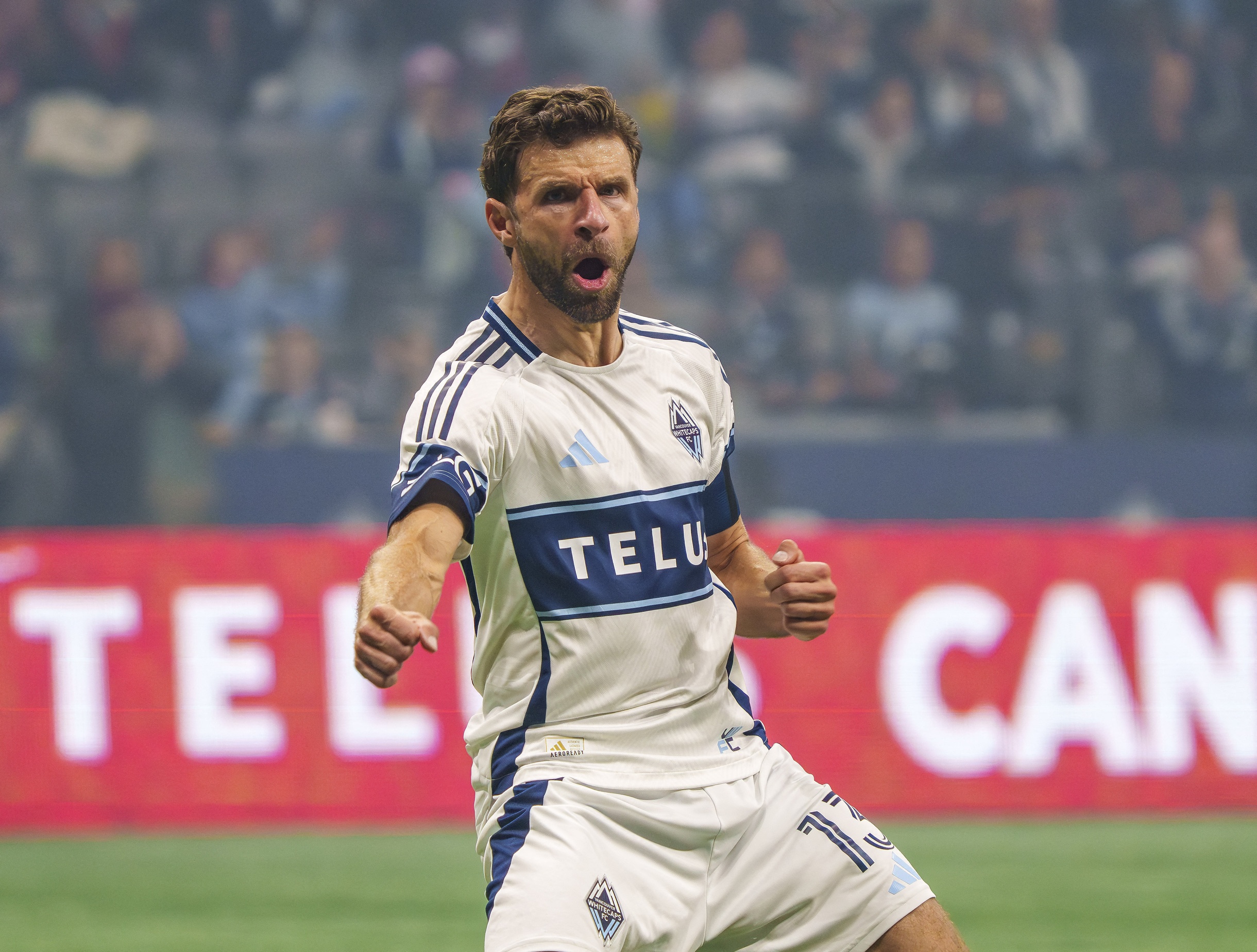 Ban thang giup Muller lap ky luc hinh anh