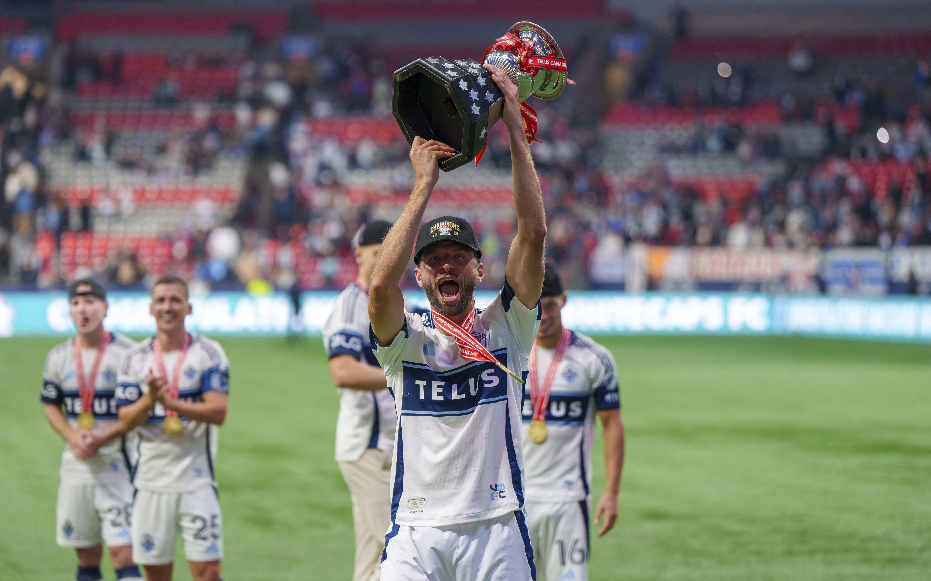 Muller di vao lich su hinh anh