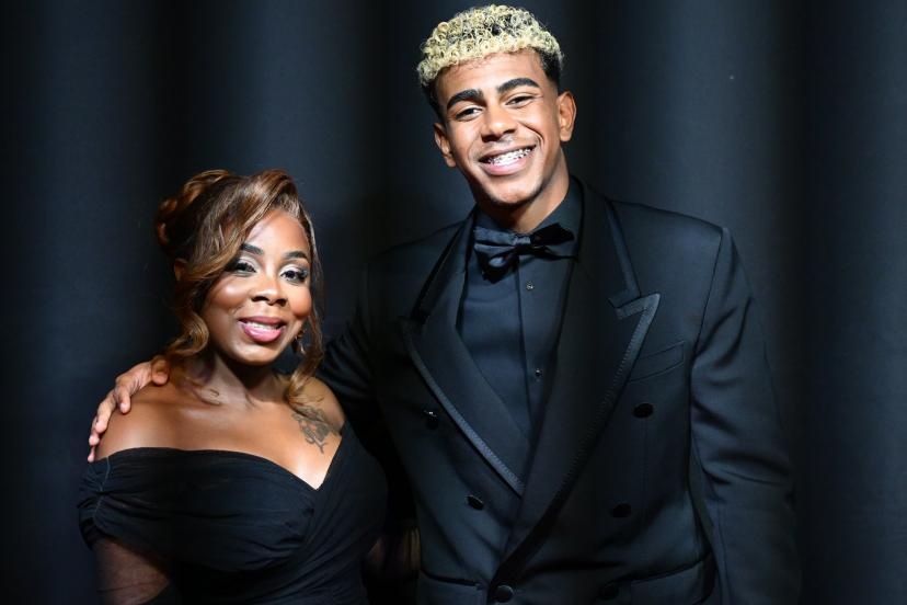 Me Yamal gay tranh cai hinh anh