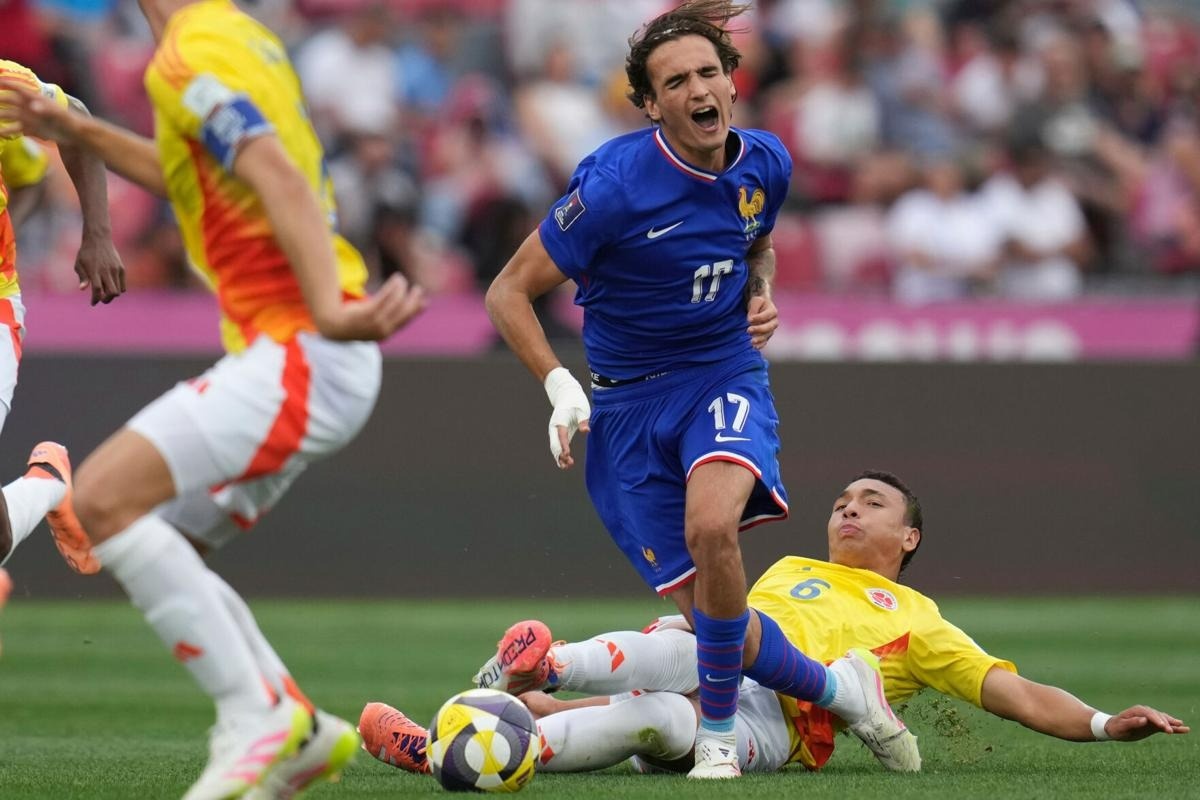 Cu soc lon o U20 World Cup hinh anh