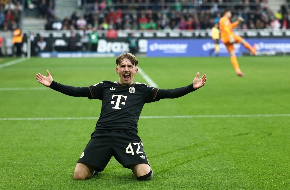 Tuoi 17, Lennart Karl viet chuong moi cho Bayern Munich hinh anh