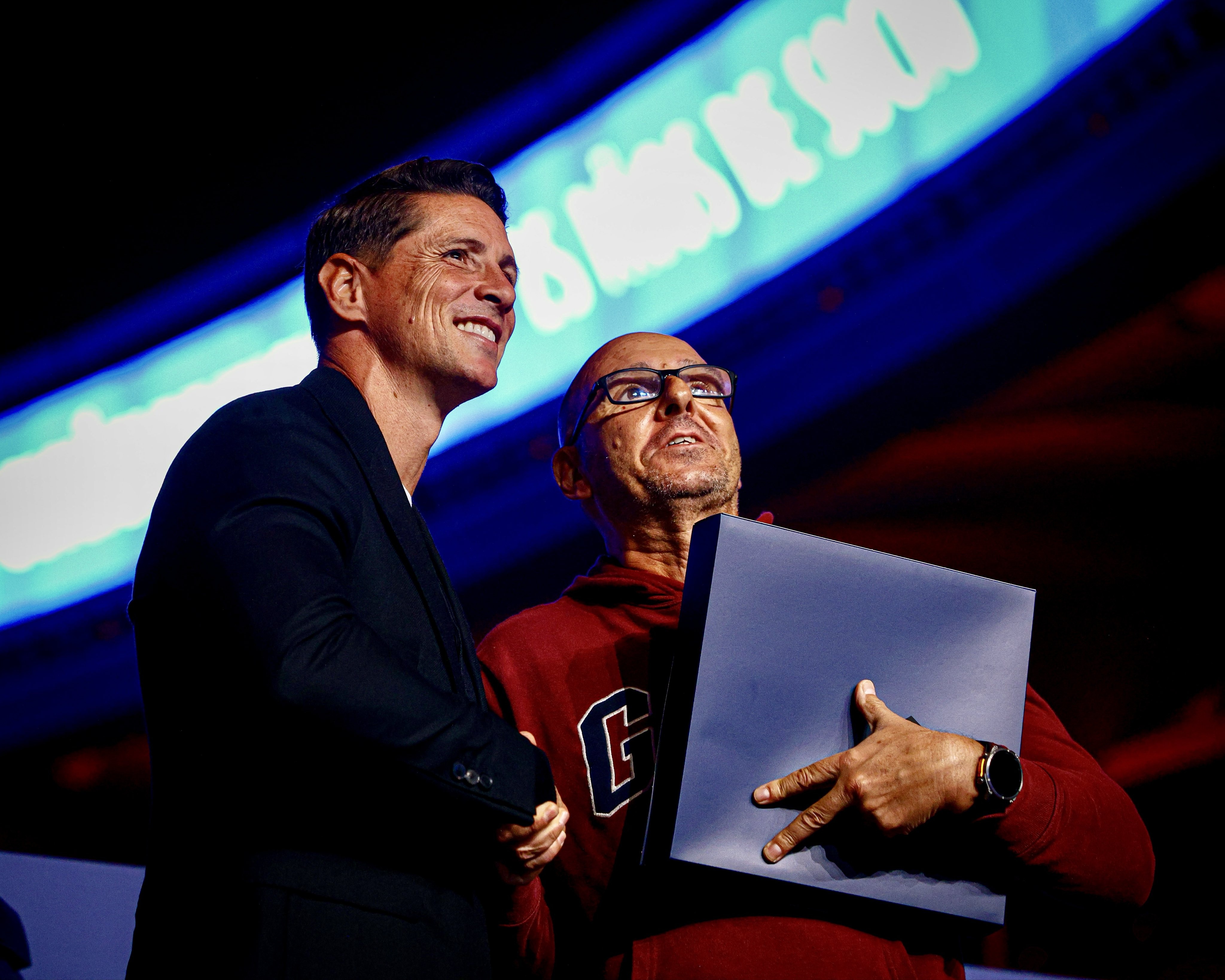 HLV Torres gay ngo ngang hinh anh