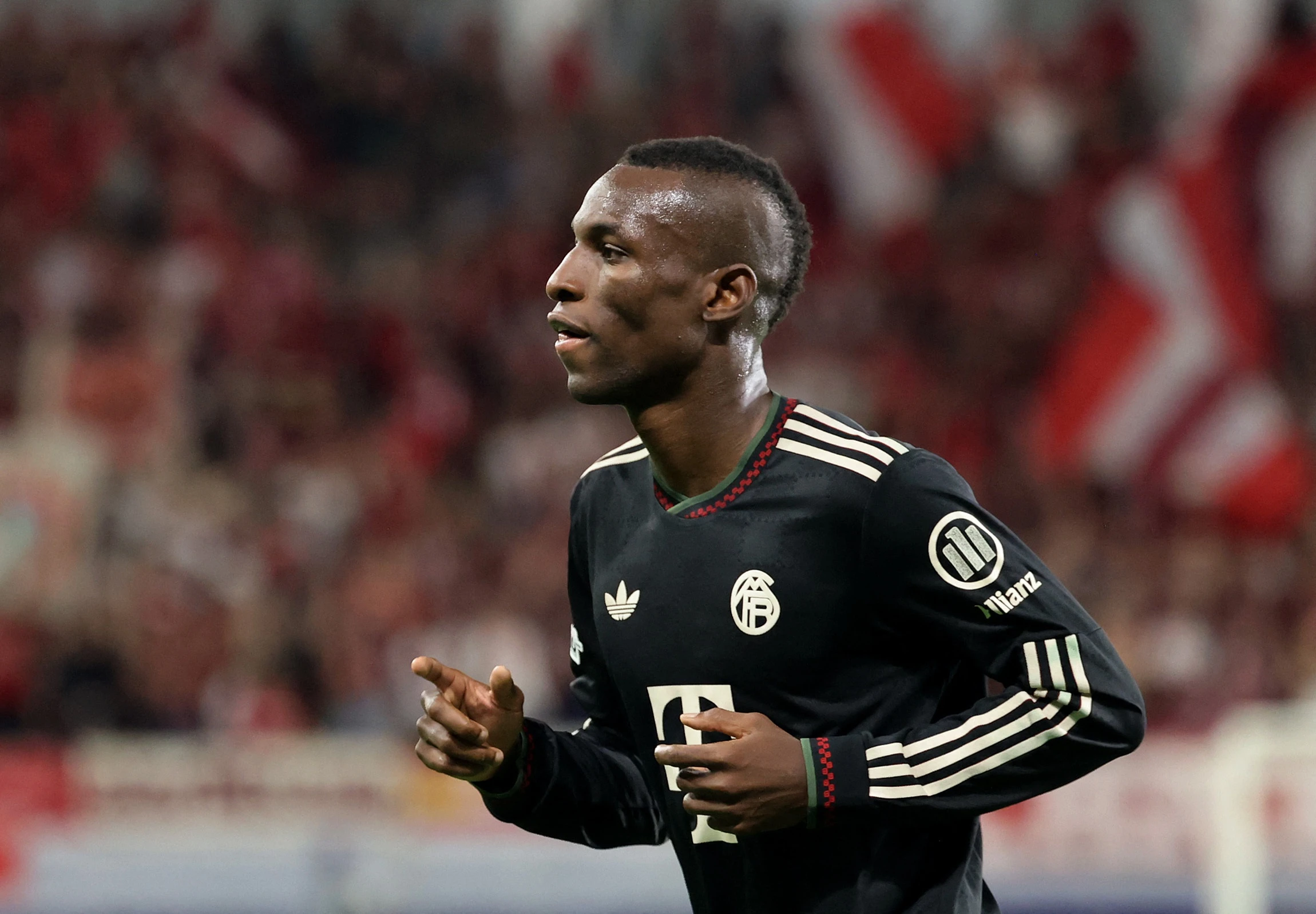 Bayern phu phang voi Jackson hinh anh