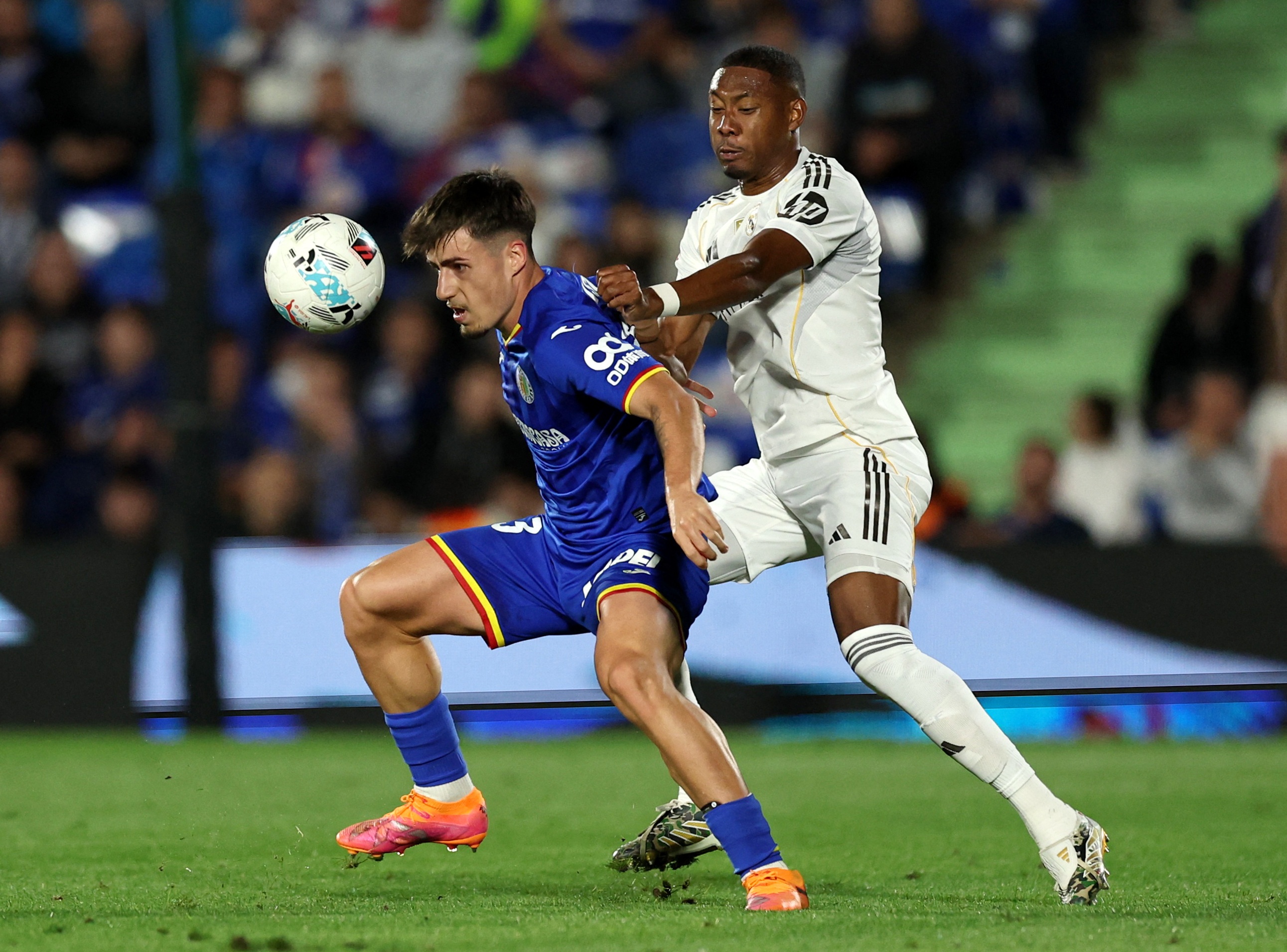 Alaba gay lang phi khung khiep cho Real hinh anh