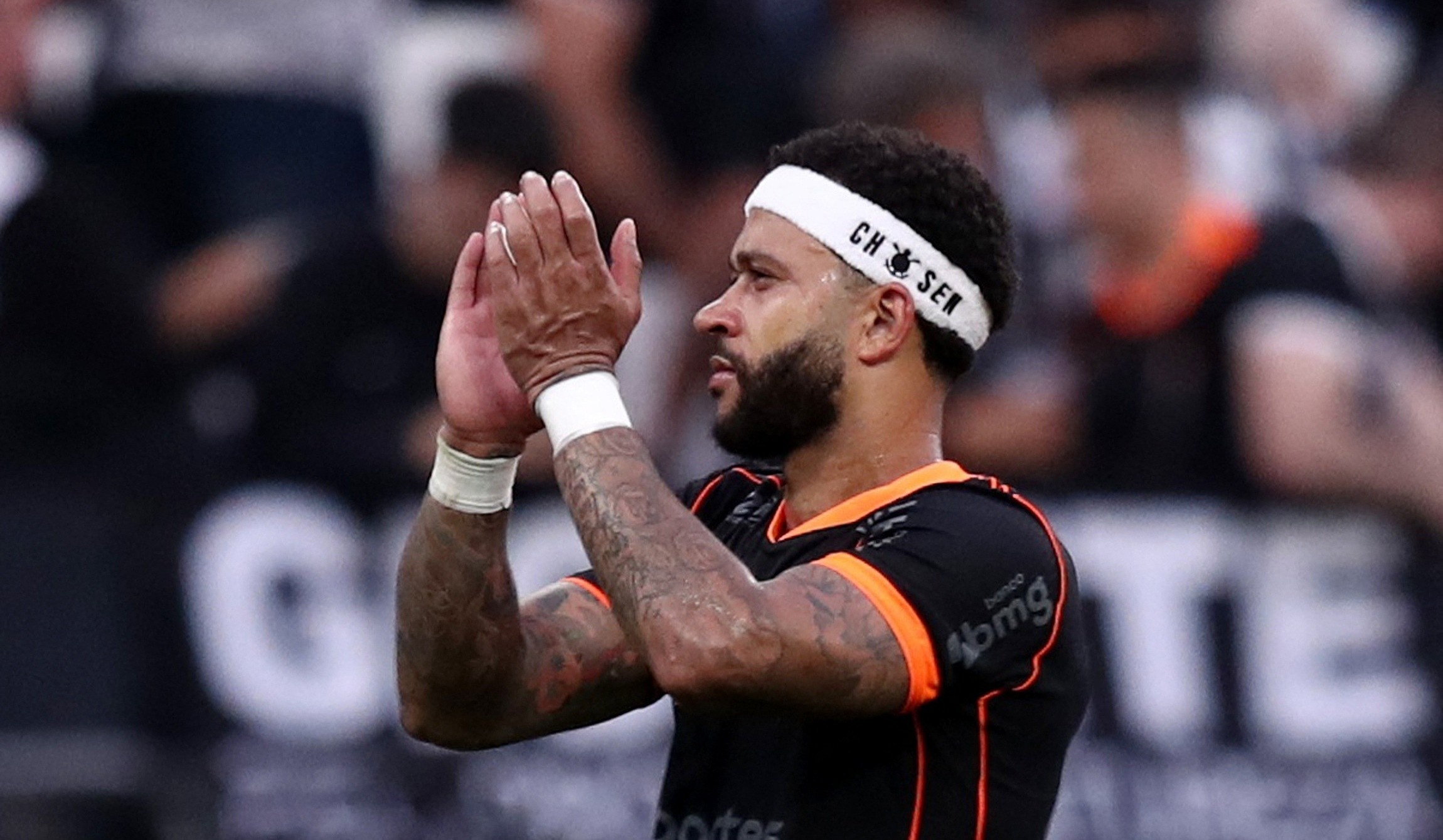 Depay quyet khong nhan con hinh anh