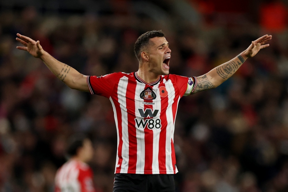 Xhaka viet lai so phan o tuoi 33 hinh anh