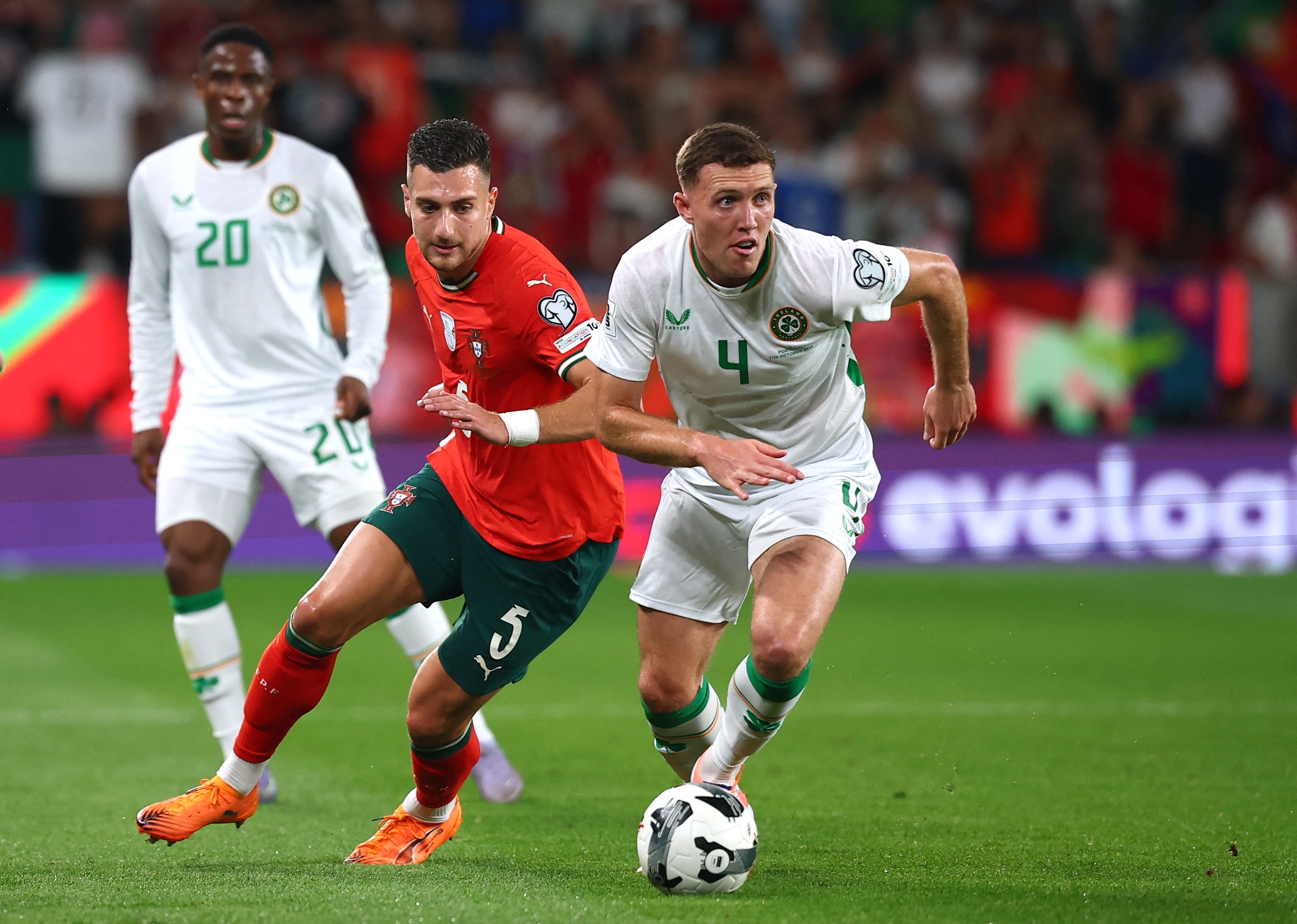 Moi lien ket la giua Amorim va Dalot hinh anh