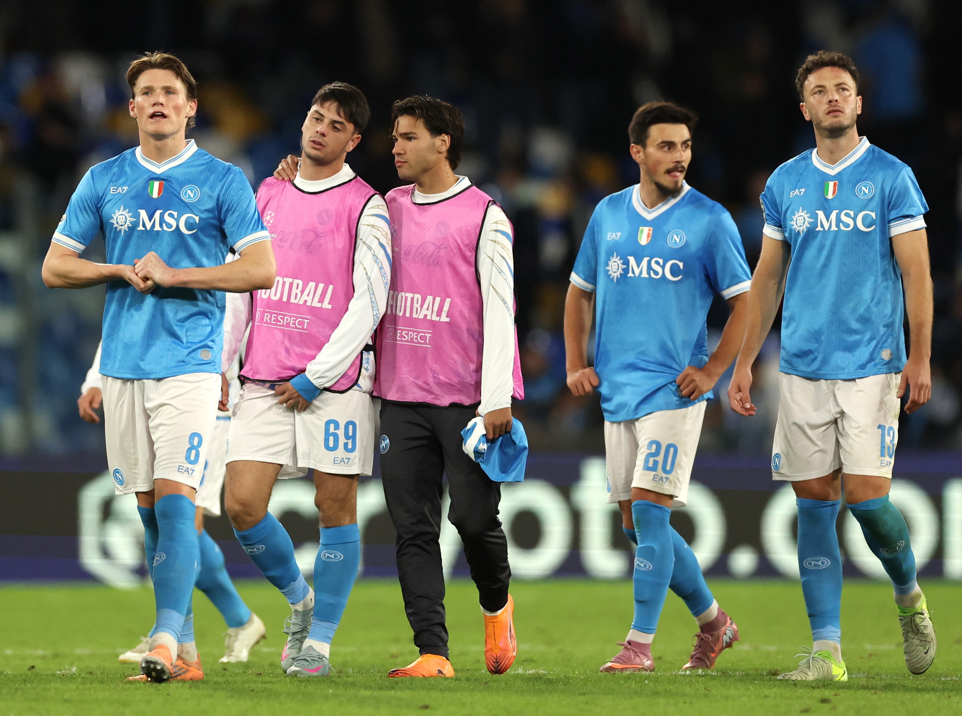 Bao dong voi Napoli hinh anh