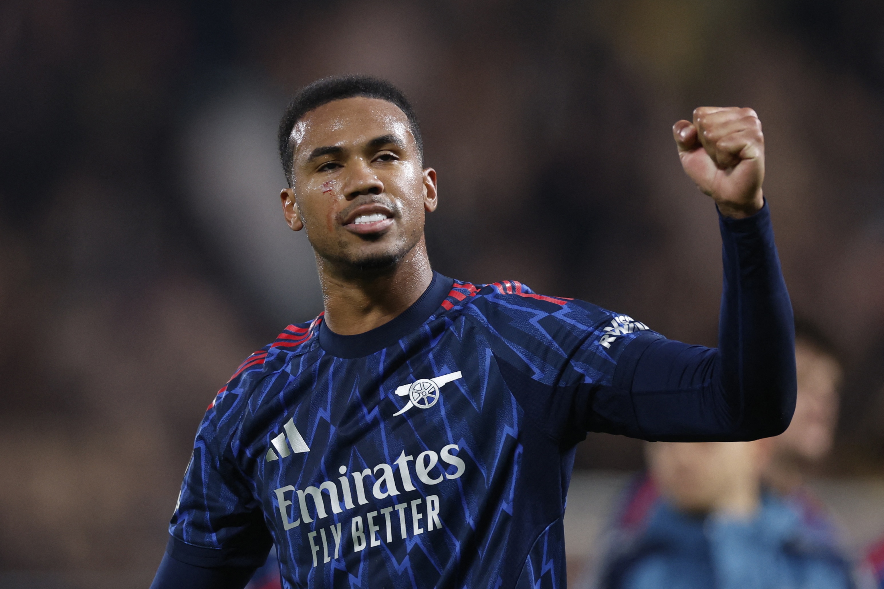 Arsenal tai hien ky luc 122 nam hinh anh