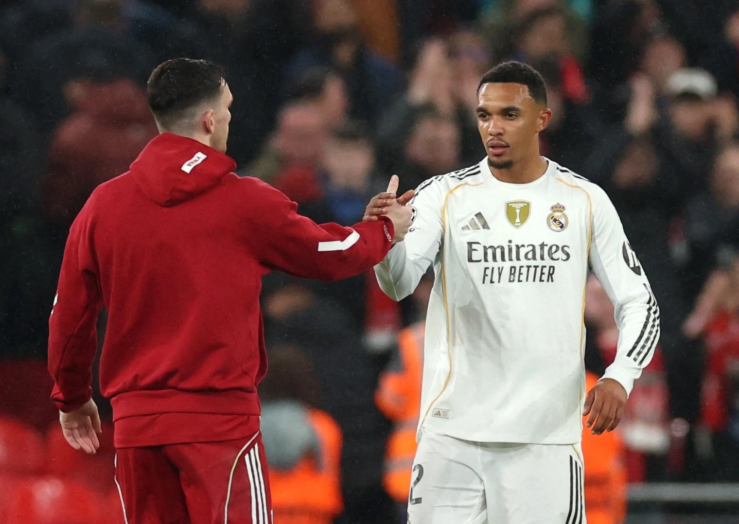 Carragher: 'Alexander-Arnold da danh lua chung toi' hinh anh