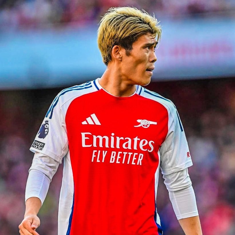 Chuyen gi dang xay ra voi Tomiyasu? hinh anh