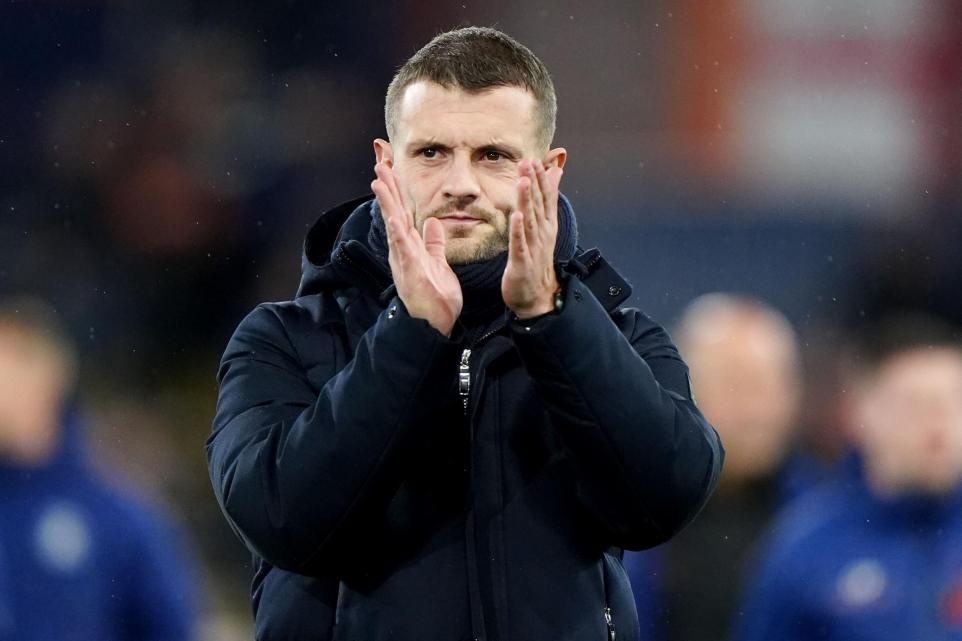 HLV Wilshere thang hoa hinh anh